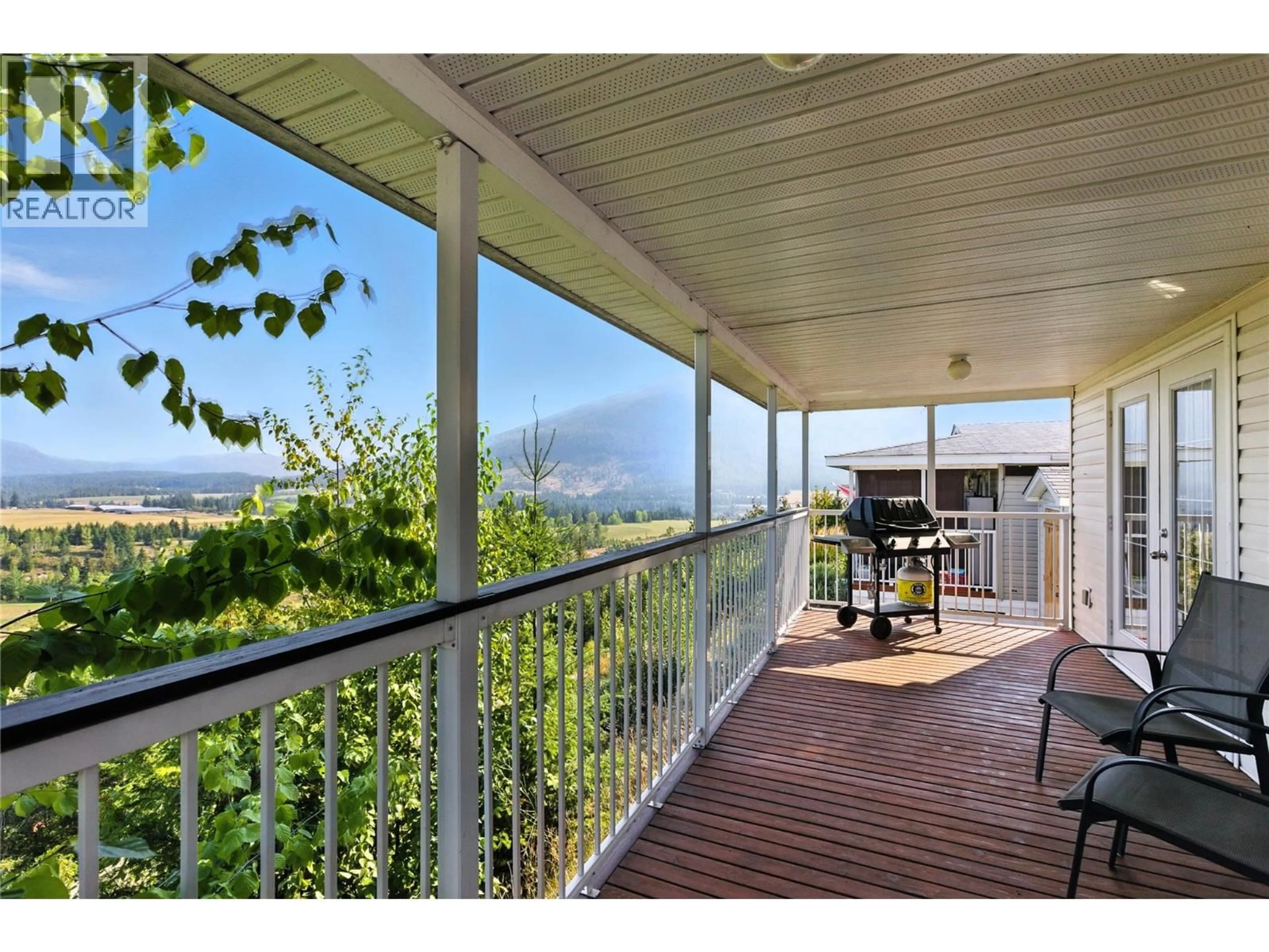 Patio, mountain view for 32 - 1885 TAPPEN NOTCH HILL ROAD, Tappen British Columbia V0E2X3