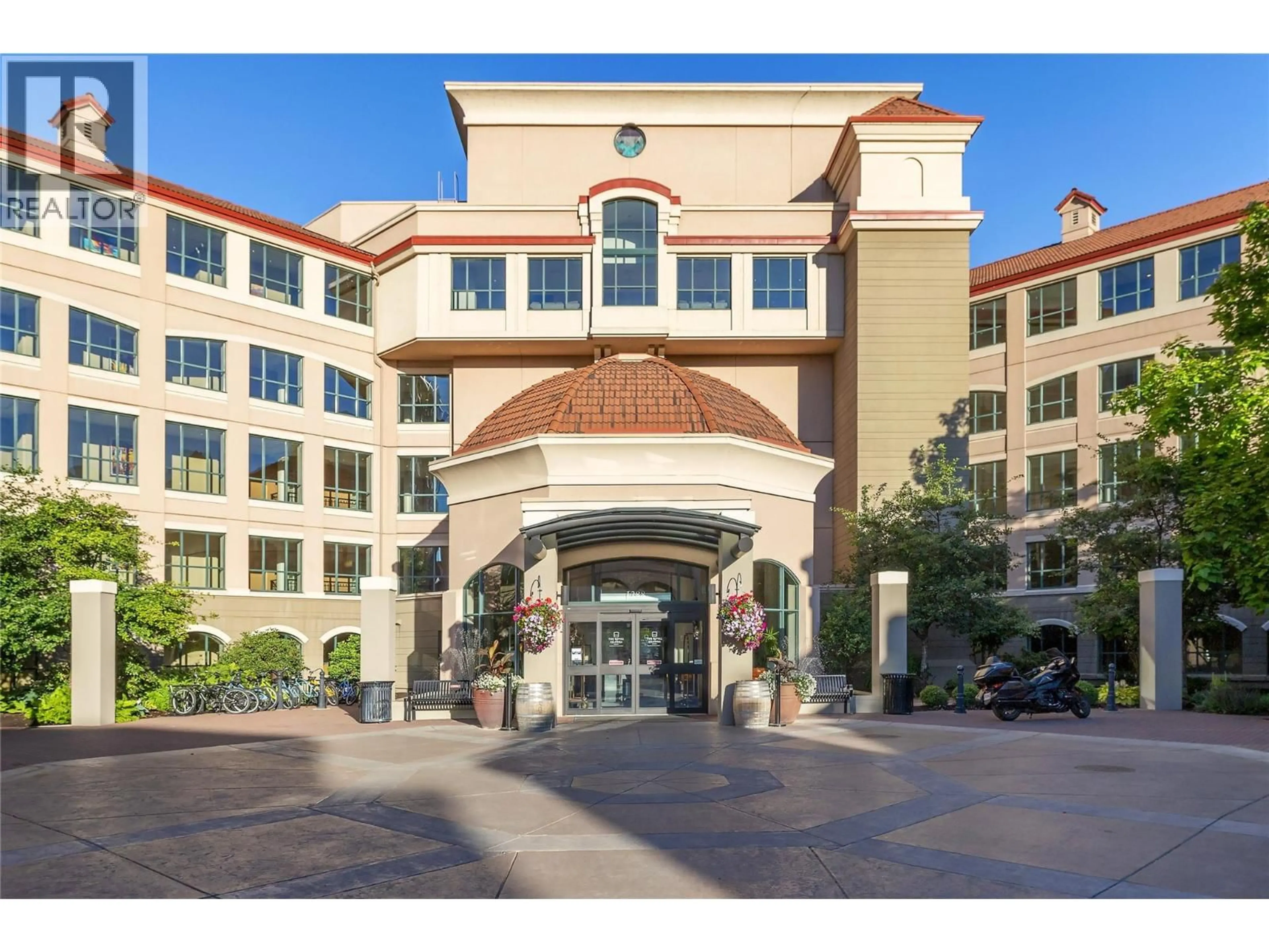 Indoor foyer for 263 (C12) - 1288 WATER STREET, Kelowna British Columbia V1Y9P4