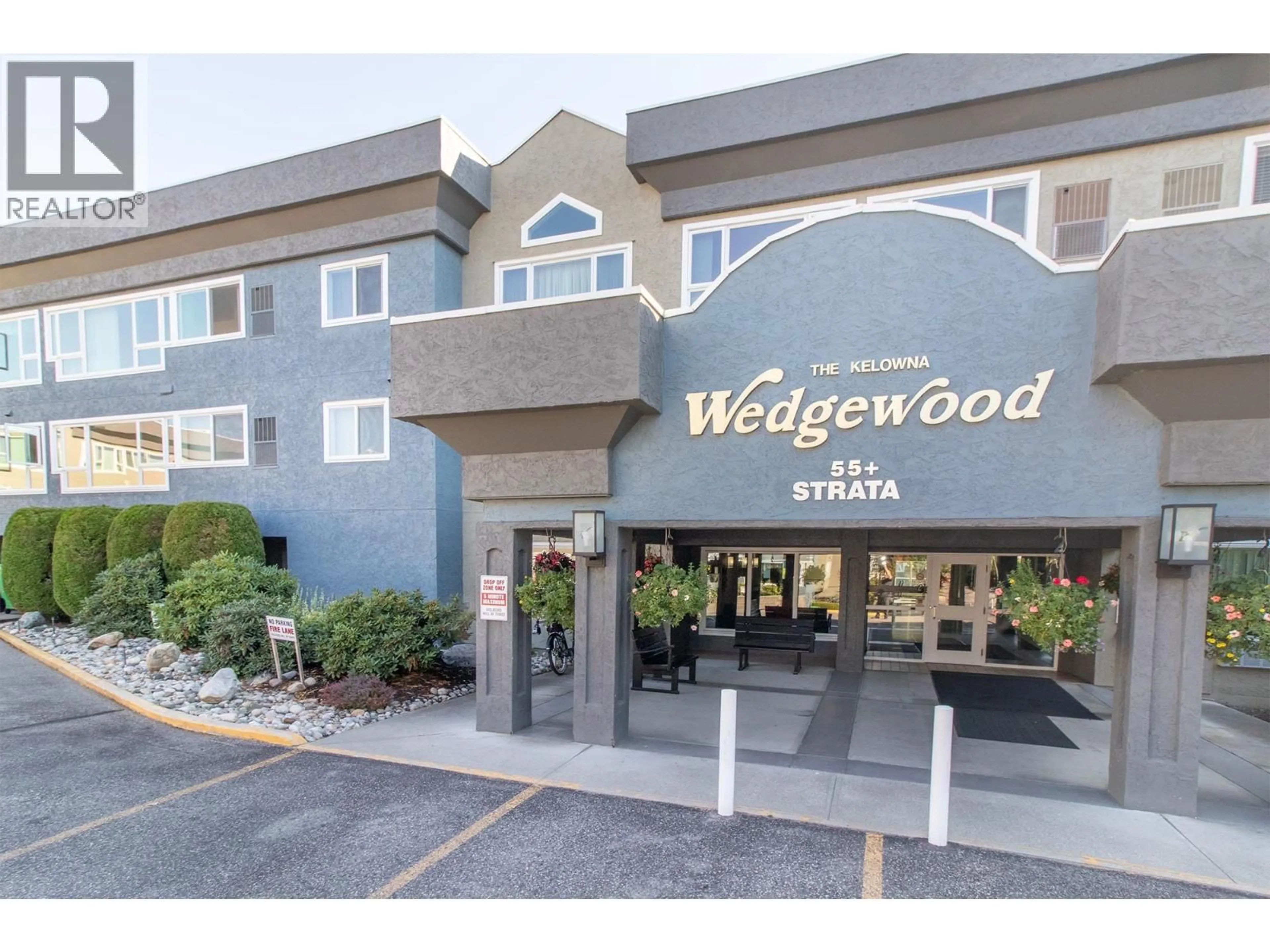 Indoor foyer for 115A - 1045 SUTHERLAND AVENUE, Kelowna British Columbia V1Y5Y1
