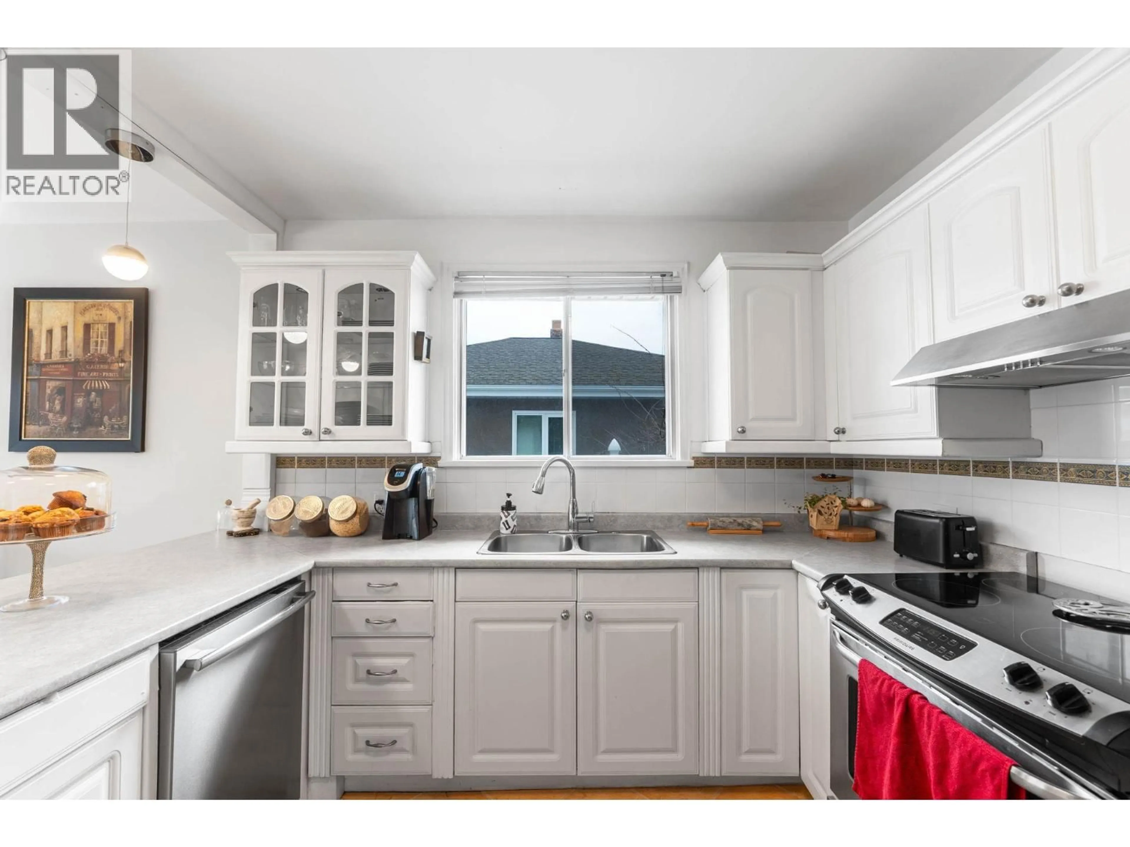 Standard kitchen, unknown for 634 LATIMER AVENUE, Penticton British Columbia V2A5R6