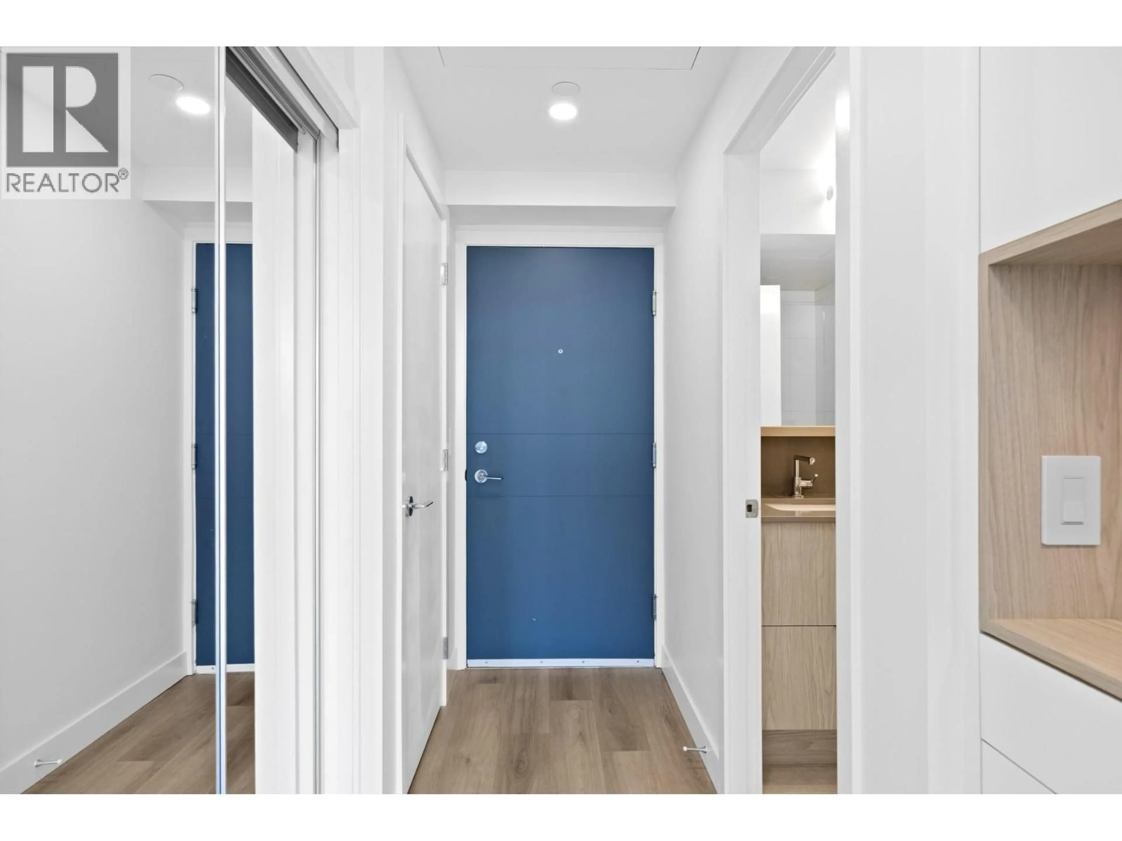 Indoor entryway for 707 - 1488 BERTRAM STREET, Kelowna British Columbia V1Y0M6