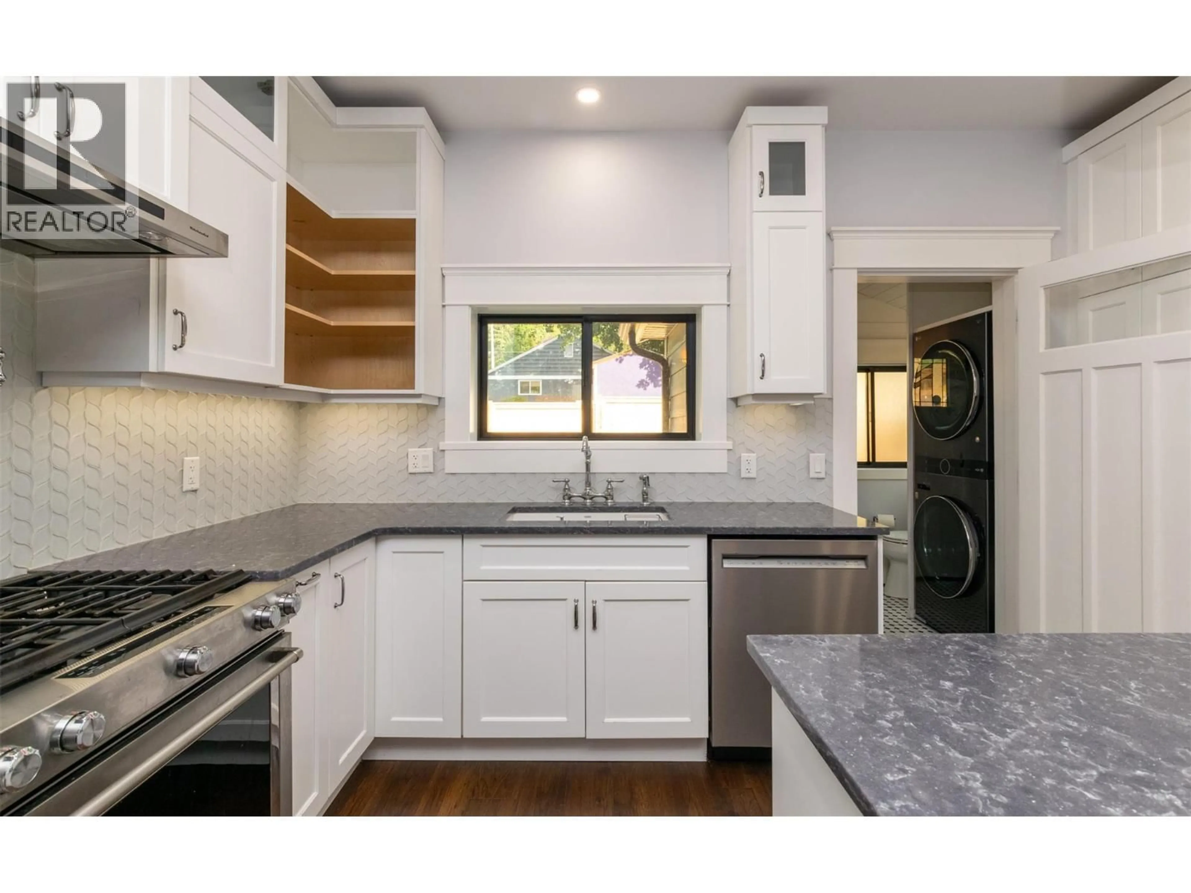 Unknown for 550 6 STREET SOUTHEAST, Salmon Arm British Columbia V1E4E4