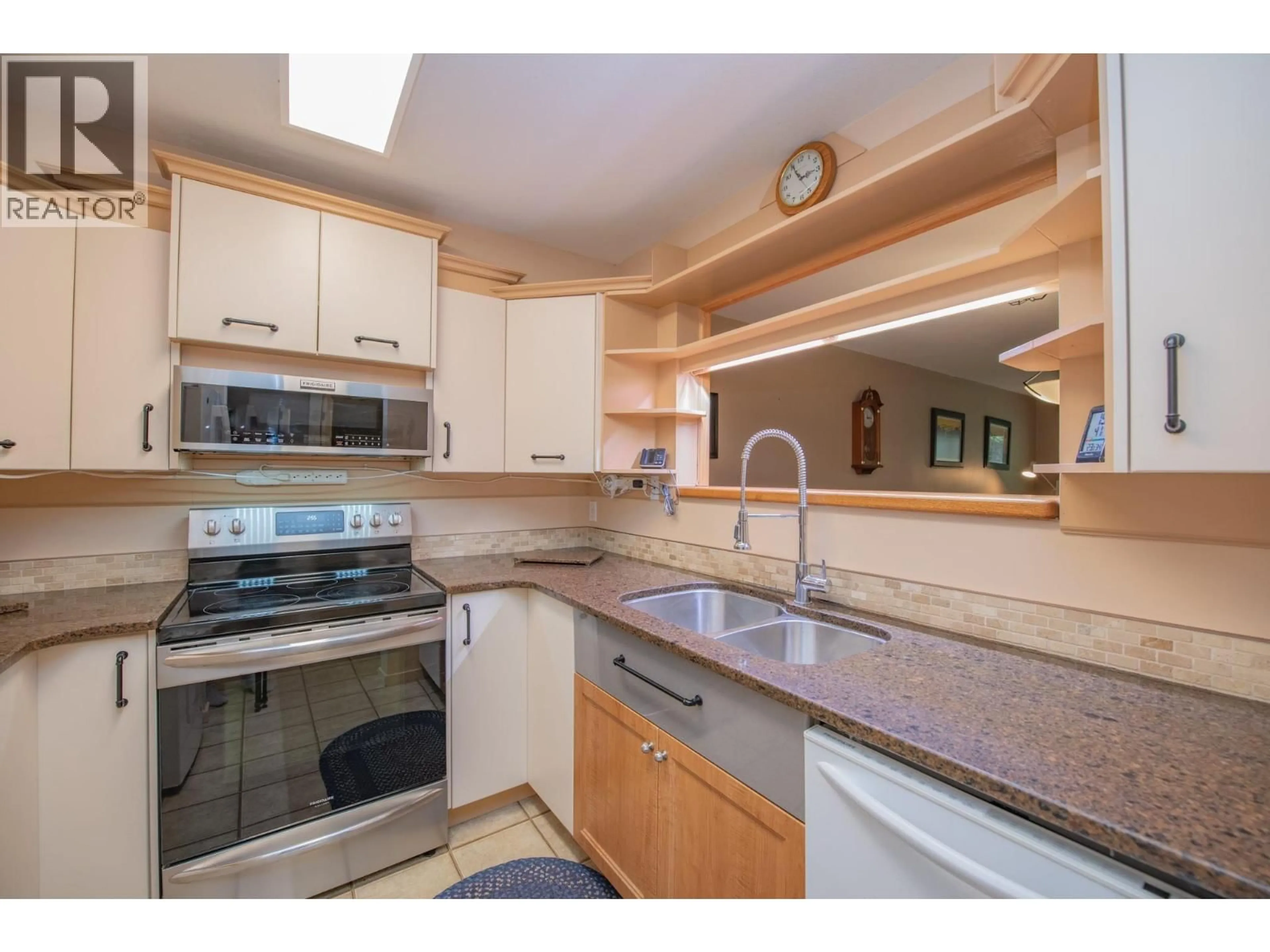 Standard kitchen, unknown for 107 - 110 KALAMALKA LAKE ROAD, Vernon British Columbia V1T7M3