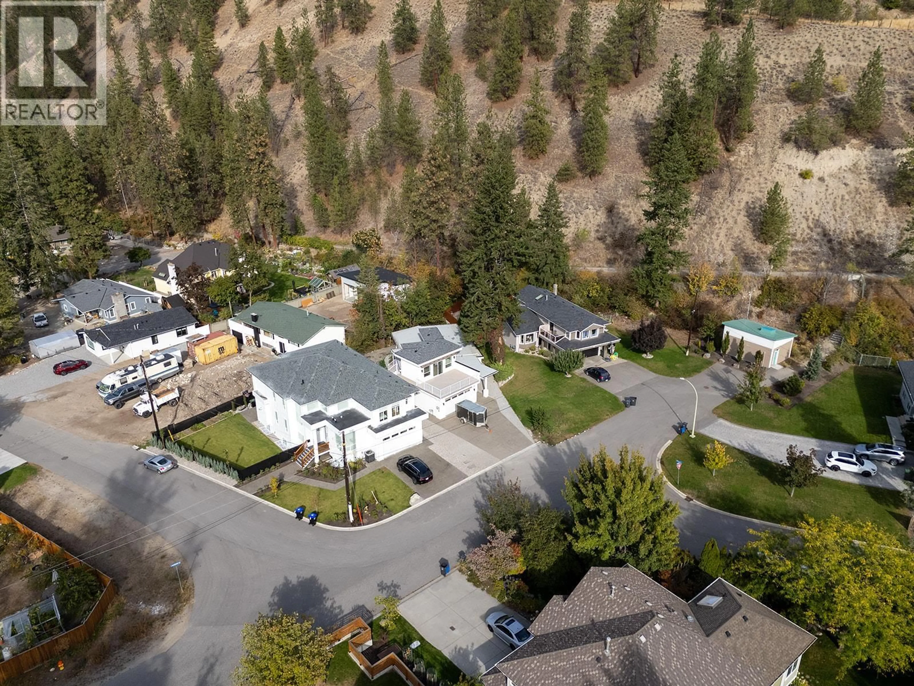 A pic from outside/outdoor area/front of a property/back of a property/a pic from drone, mountain view for 882 HUBBARD ROAD, Kelowna British Columbia V1W1N9