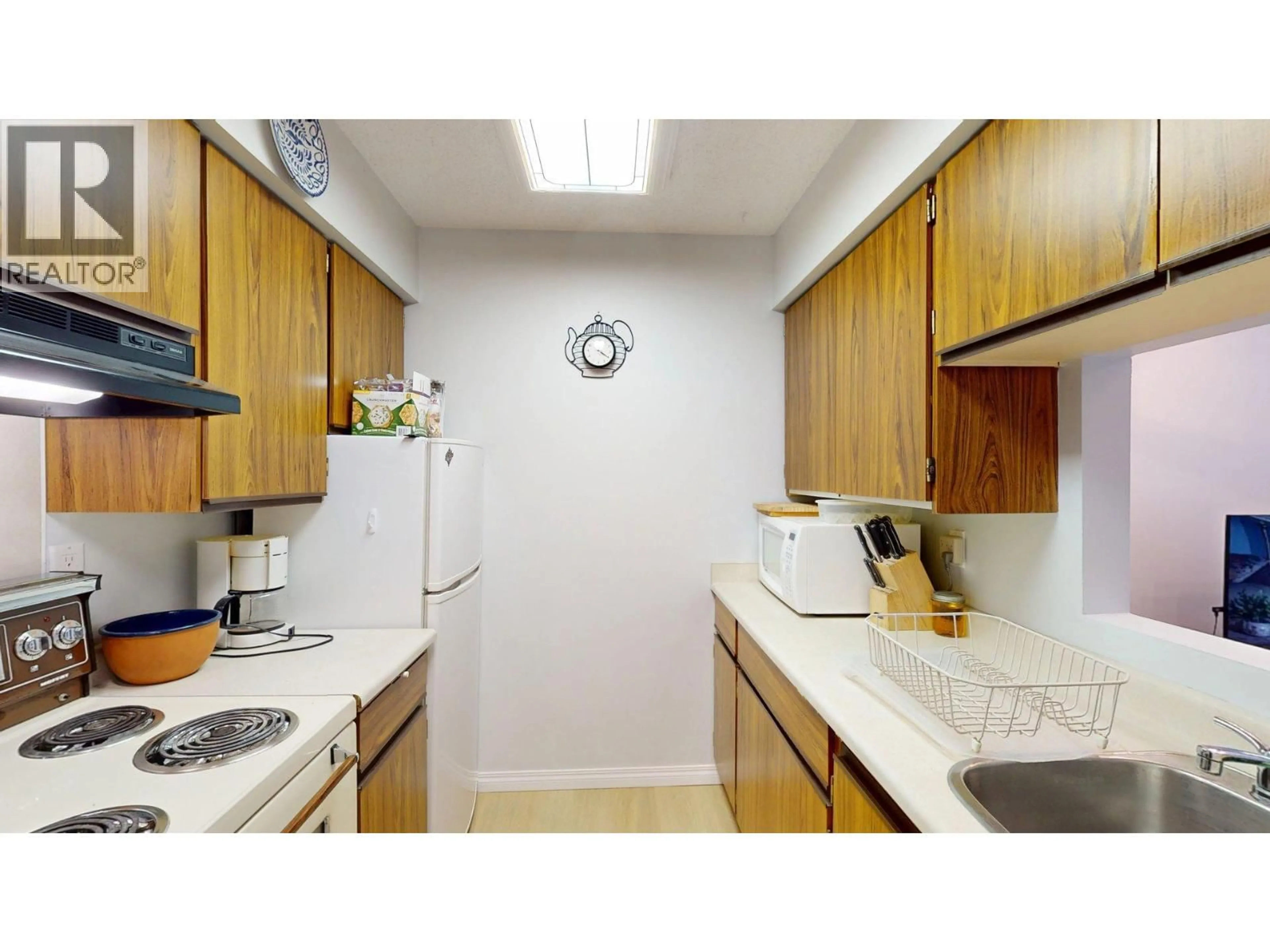 Standard kitchen, unknown for 202B - 1335 ALPINE DRIVE, Elkford British Columbia V0B1H0