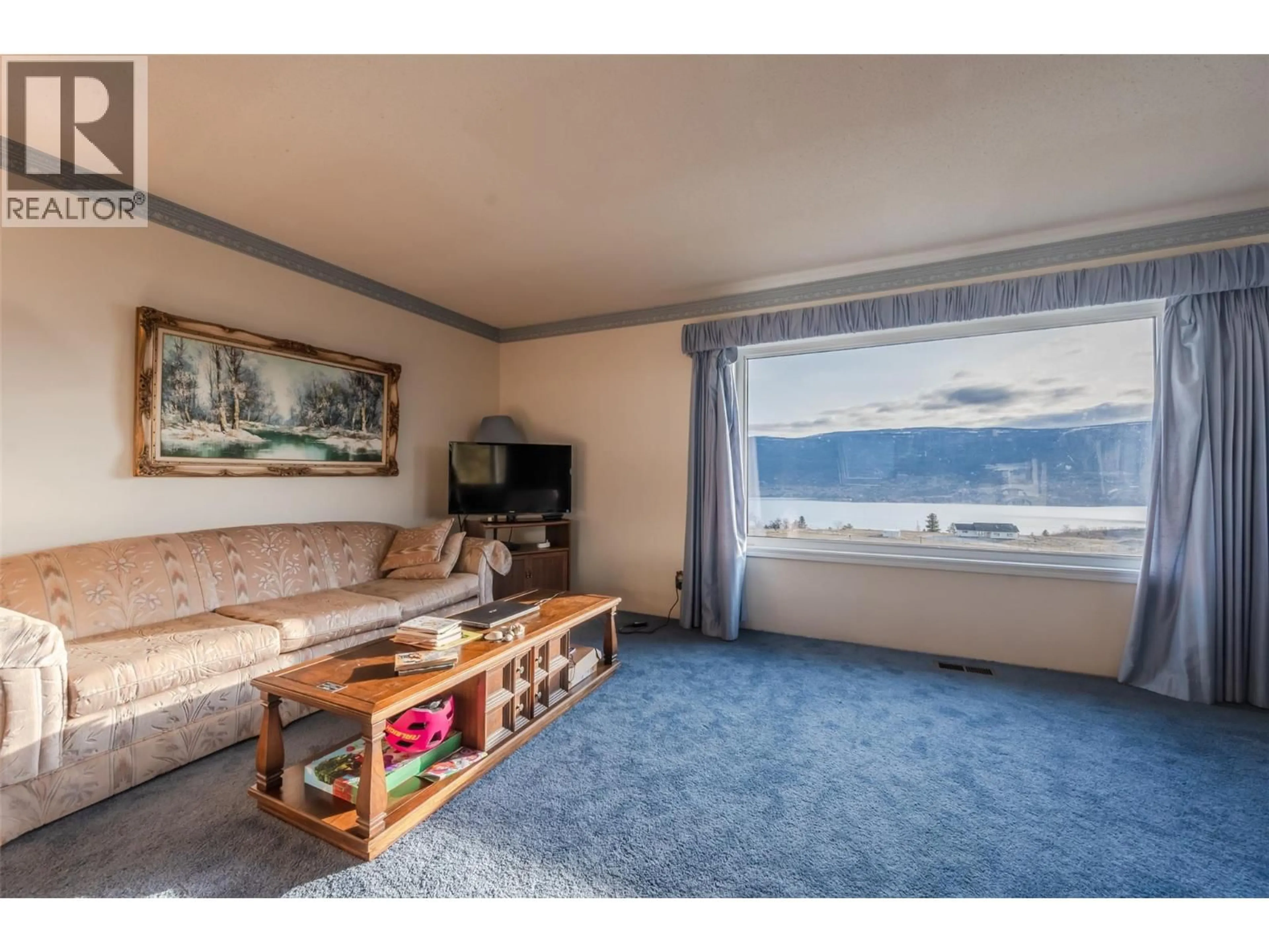 Living room with furniture, unknown for 9800 GIANTS HEAD ROAD, Summerland British Columbia V0H1Z7