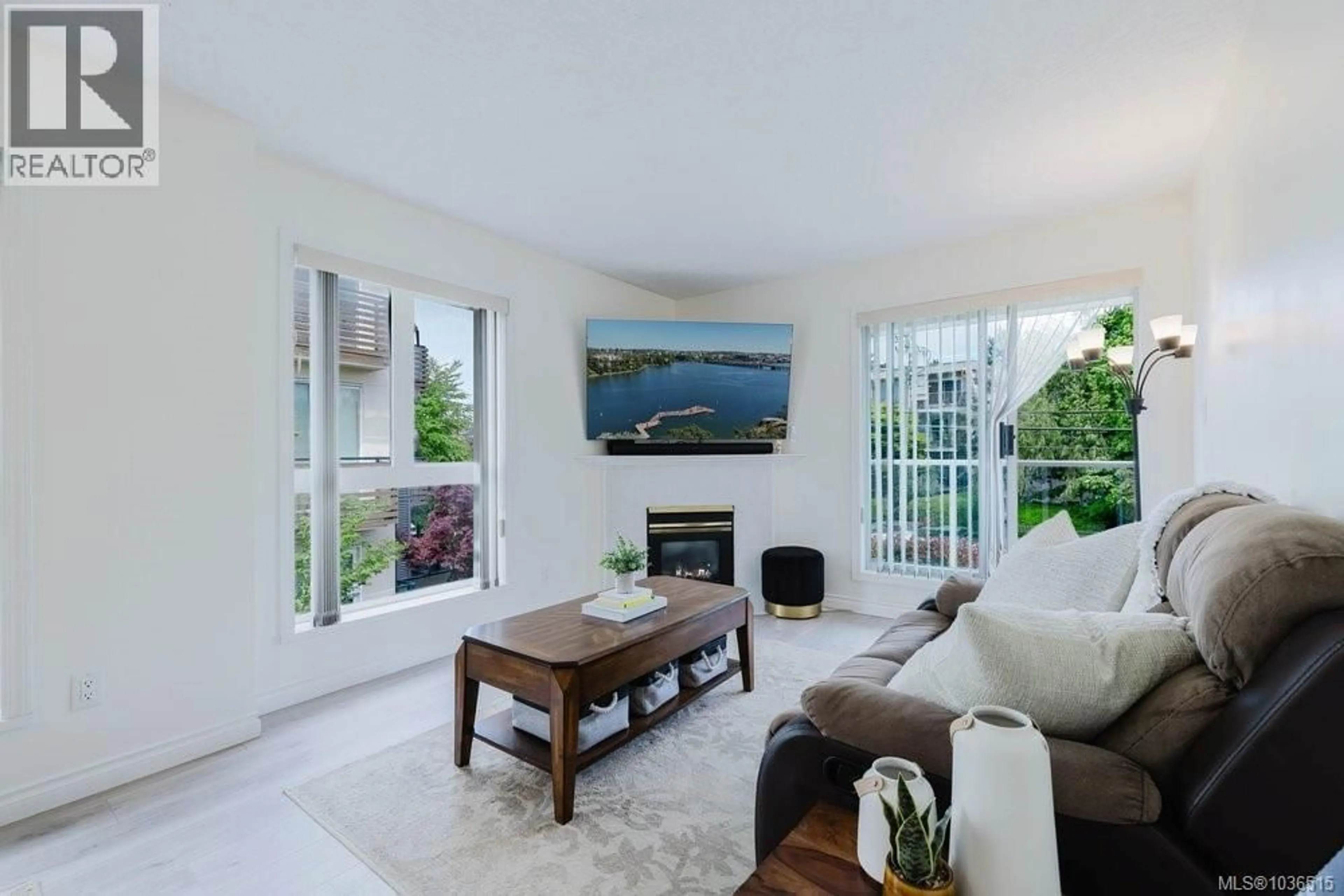 Living room with furniture, unknown for 301 - 331 BURNSIDE ROAD EAST, Victoria British Columbia V9A1A6