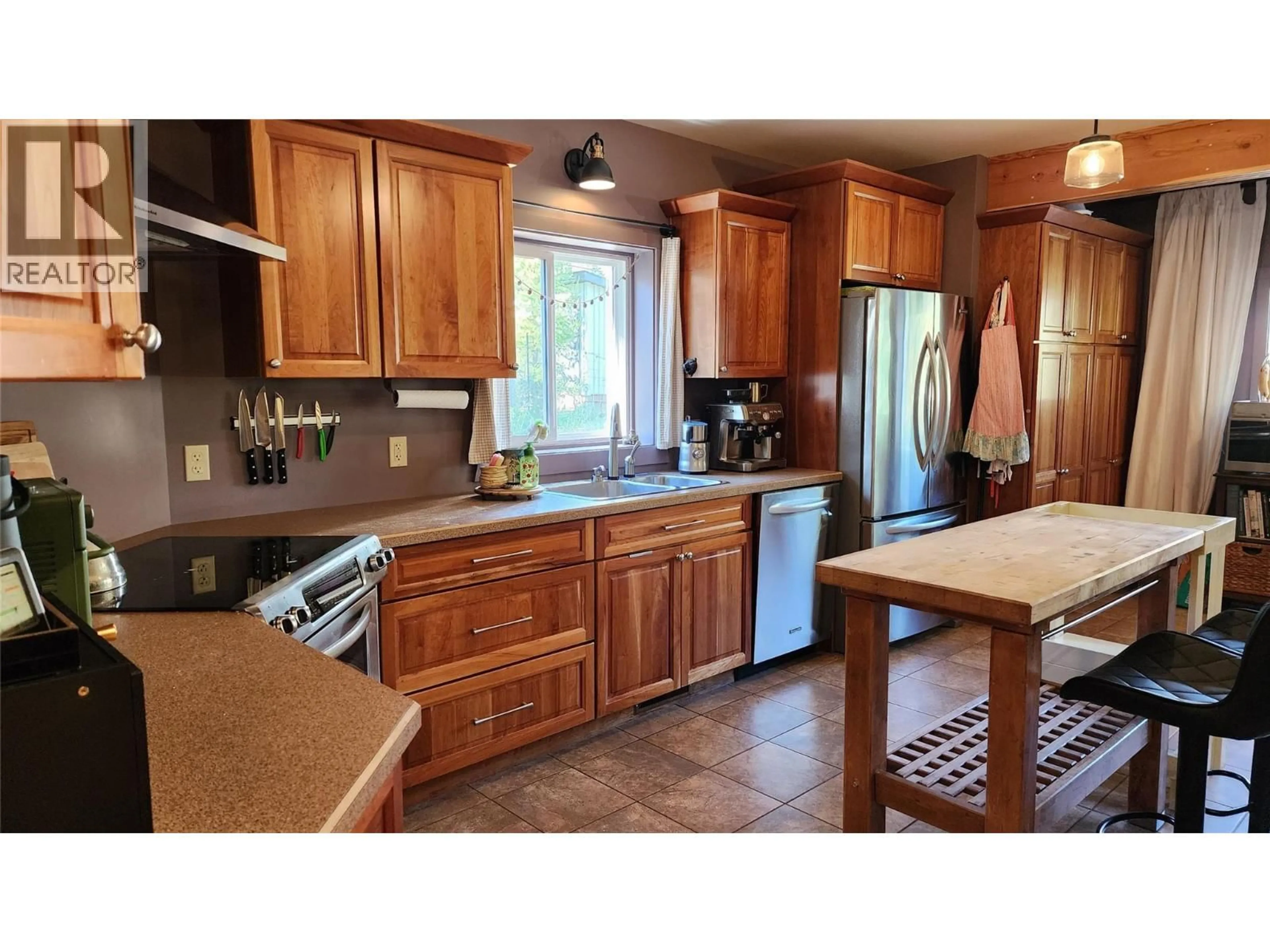 Unknown for 1731 COOK AVENUE, Rossland British Columbia V0G1Y0