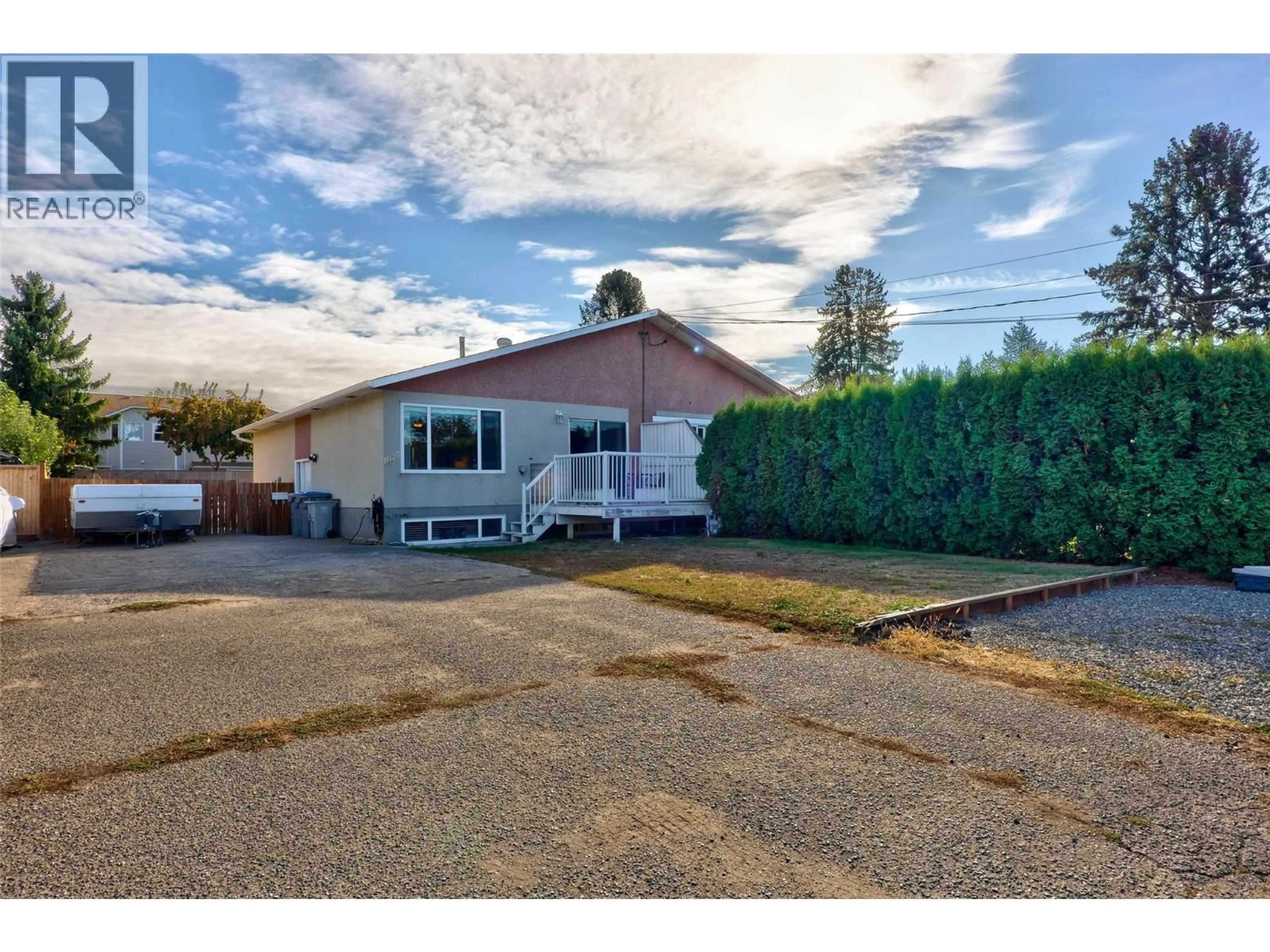 Unknown for 1027 OLLEK STREET, Kamloops British Columbia V2B5B1