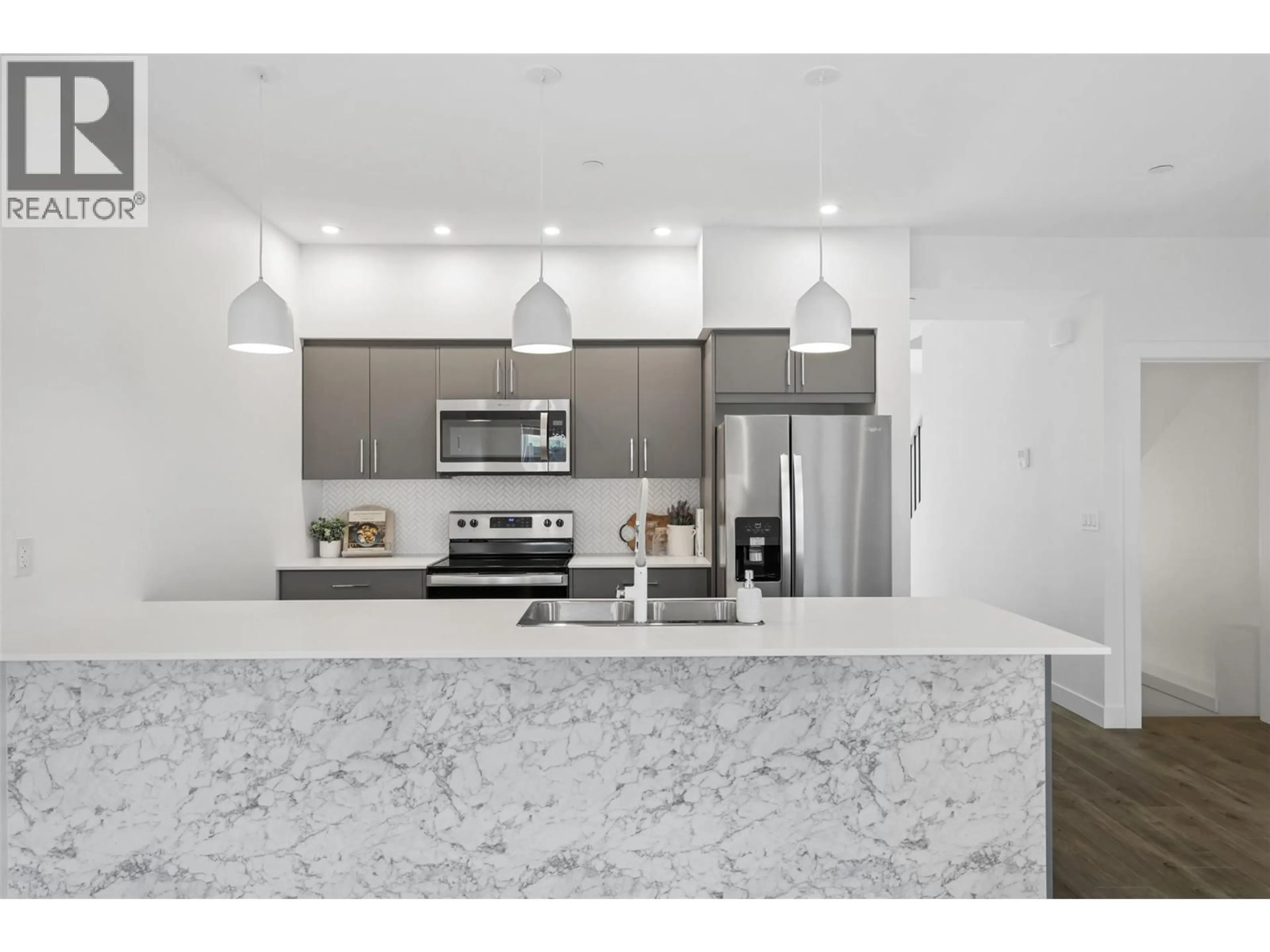 Open concept kitchen, ceramic/tile floor for 116 - 8960 DALLAS DRIVE, Kamloops British Columbia V2C6V1