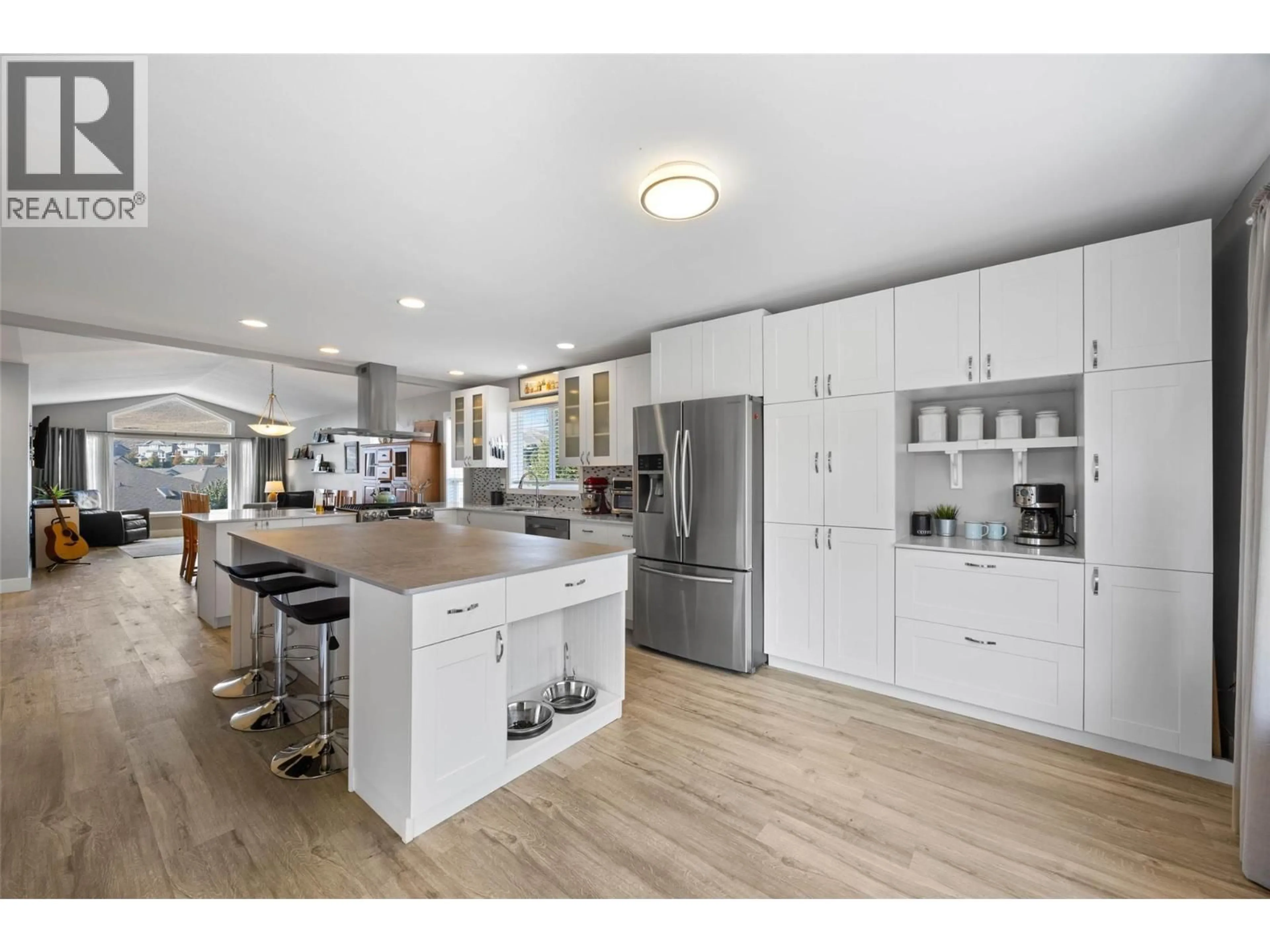 Open concept kitchen, unknown for 1098 QUAIL DRIVE, Kamloops British Columbia V2B8N9