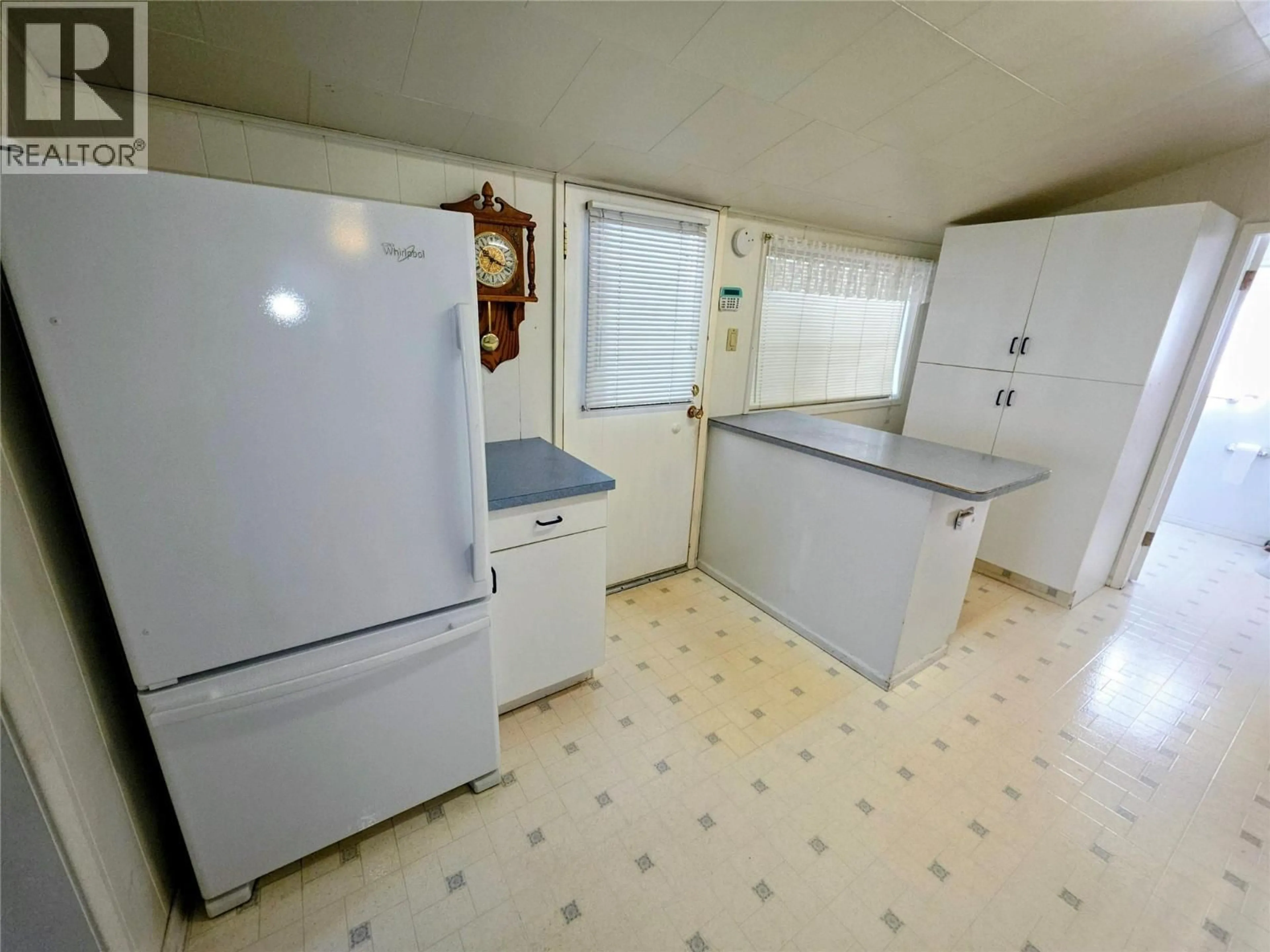 Standard kitchen, unknown for 399 ROSSLAND AVENUE, Trail British Columbia V1R3M9