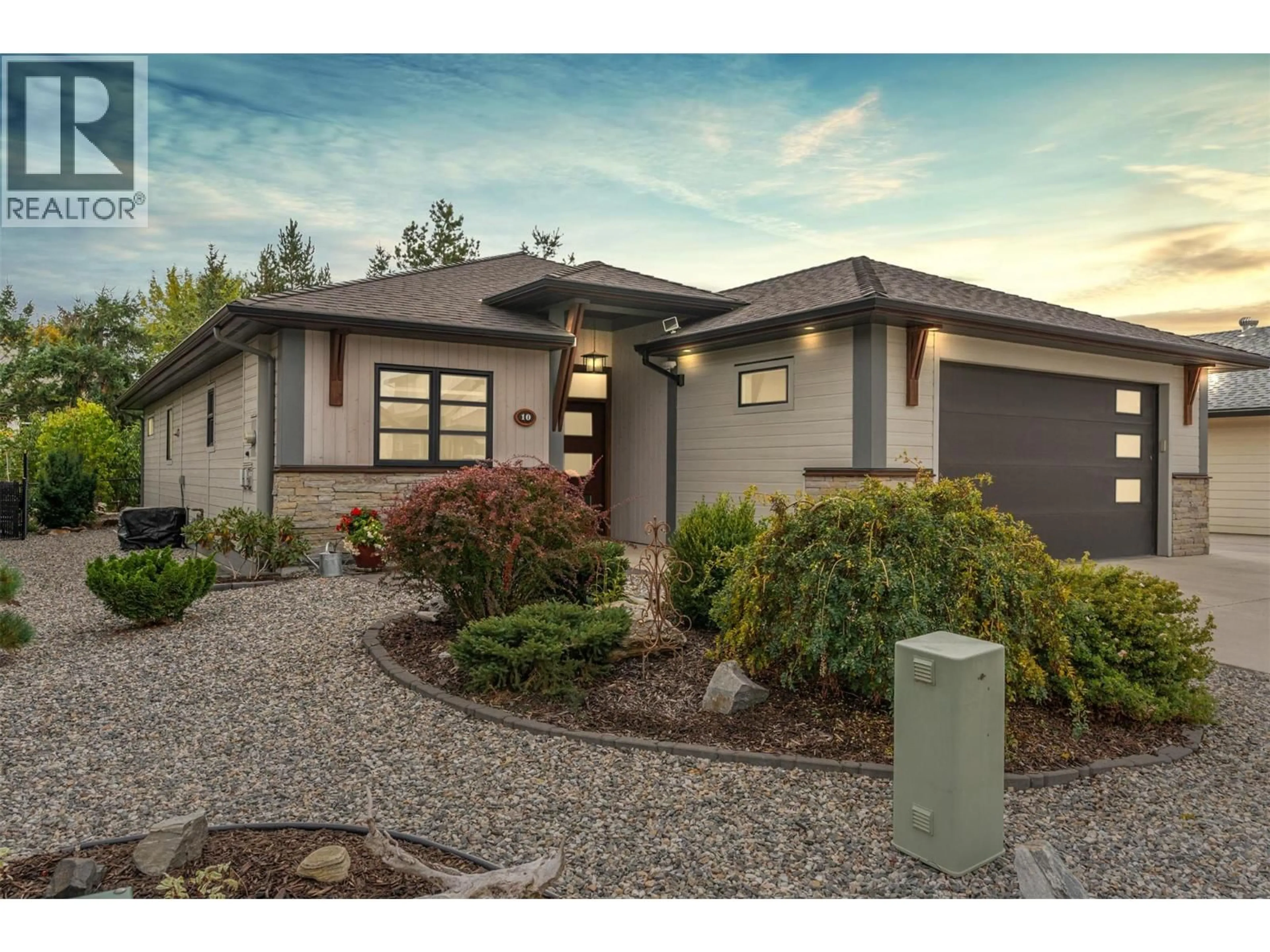 Home with vinyl exterior material, street for 10 - 2444 YORK AVENUE, Armstrong British Columbia V4Y0Y3