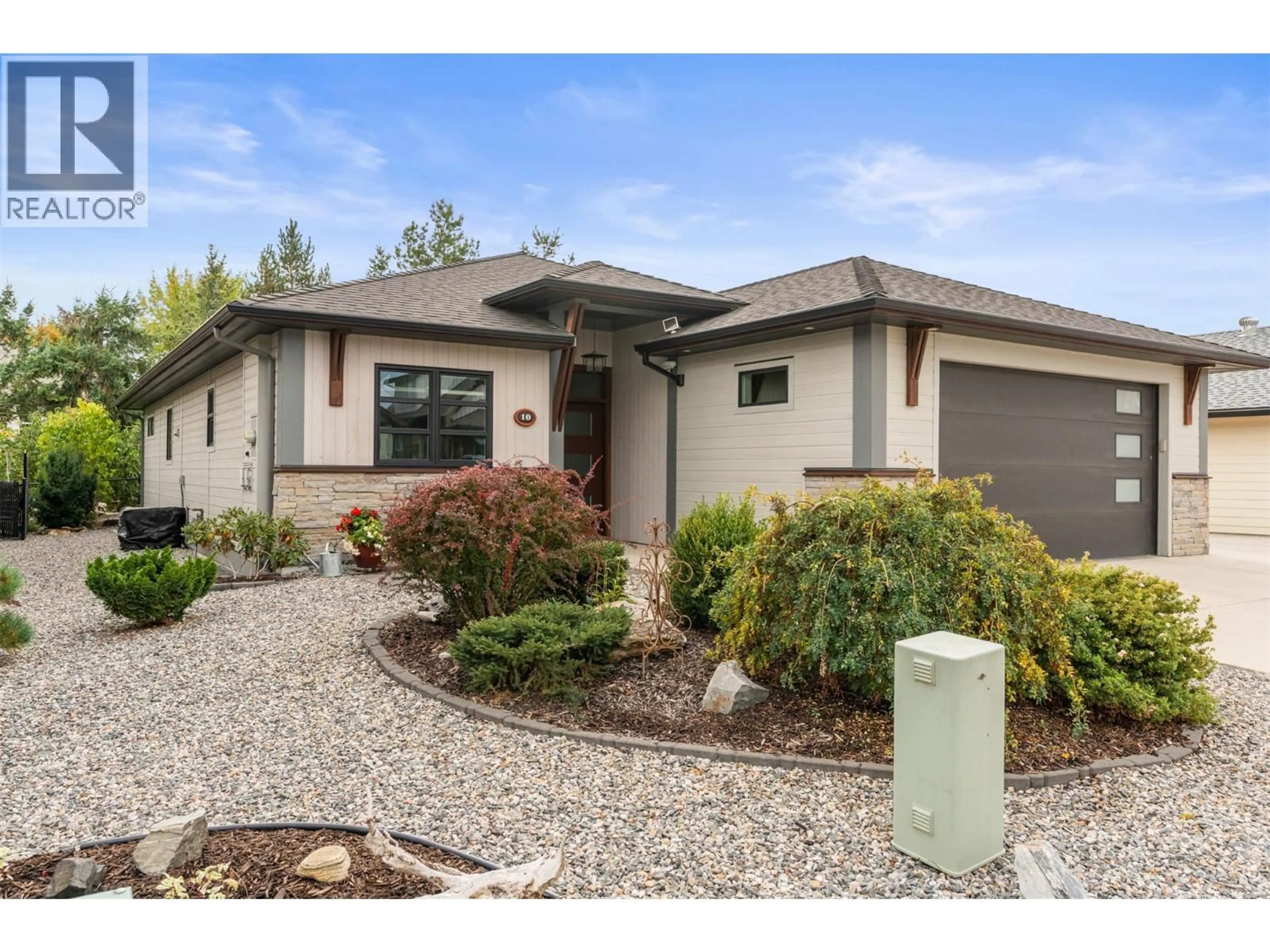 Home with vinyl exterior material, street for 10 - 2444 YORK AVENUE, Armstrong British Columbia V4Y0Y3