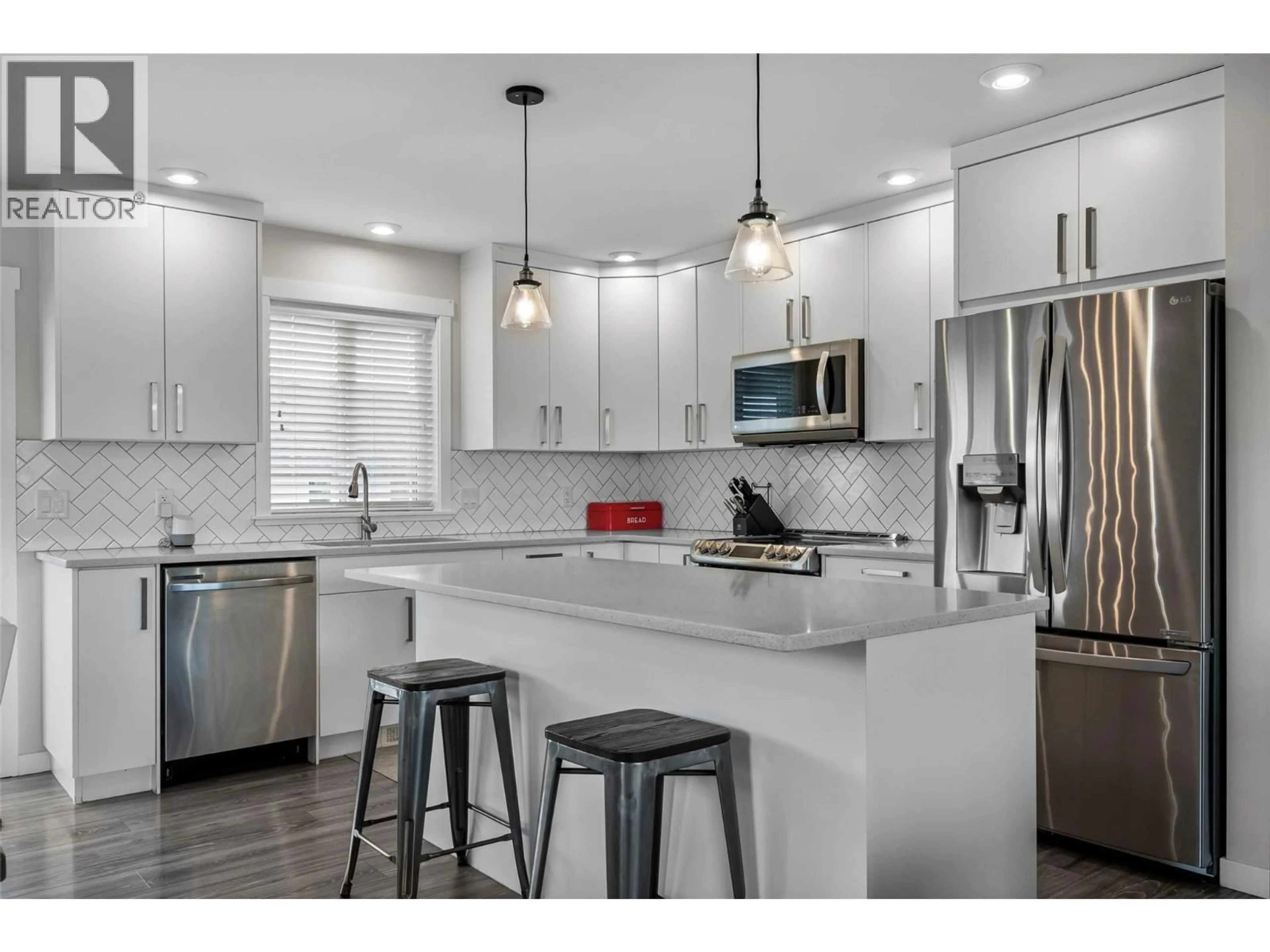 Open concept kitchen, ceramic/tile floor for 2270 SADDLEBACK DRIVE, Kamloops British Columbia V2B0G7