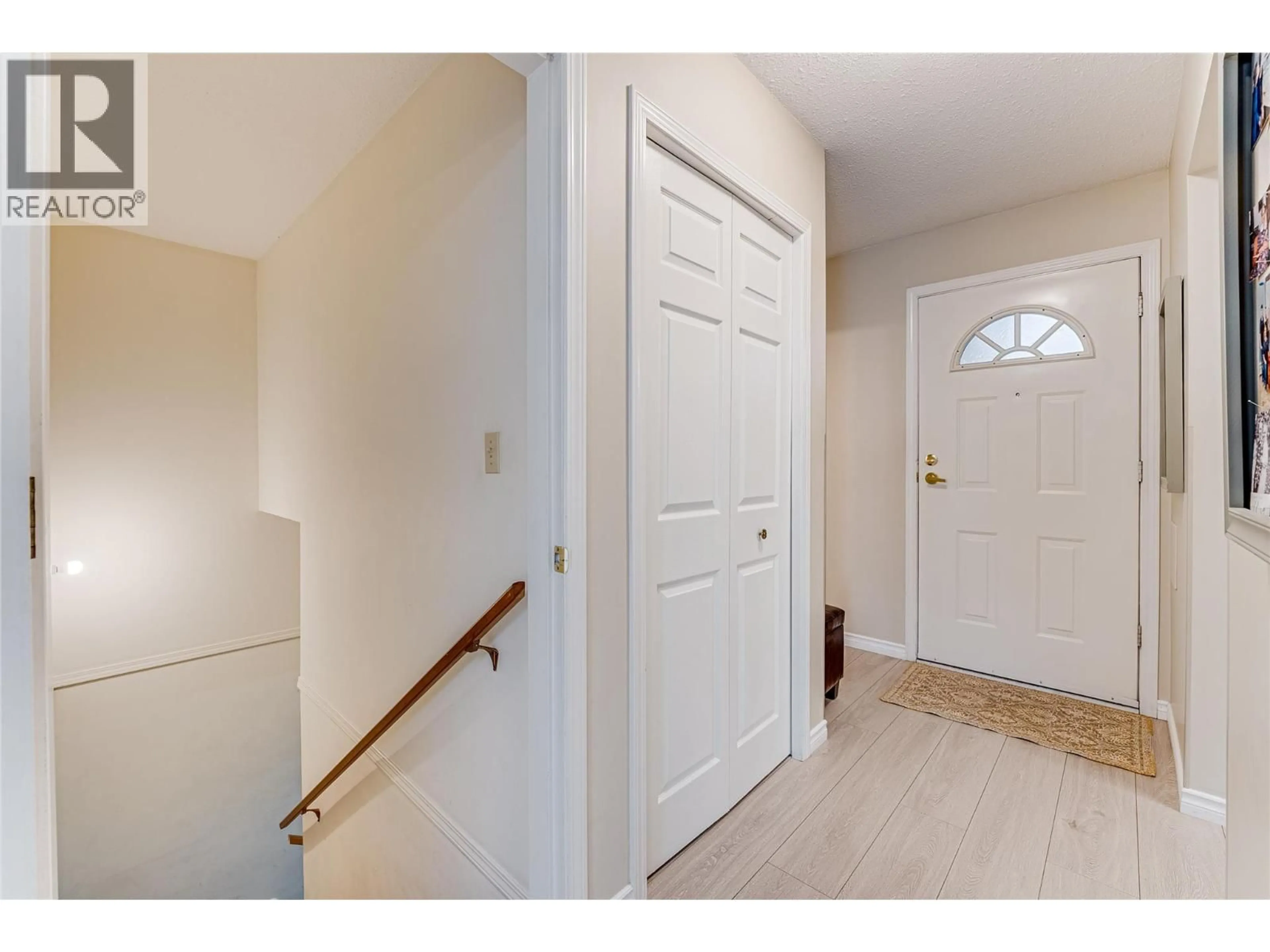 Indoor entryway for 36 - 3900 27 AVENUE, Vernon British Columbia V1T9E6