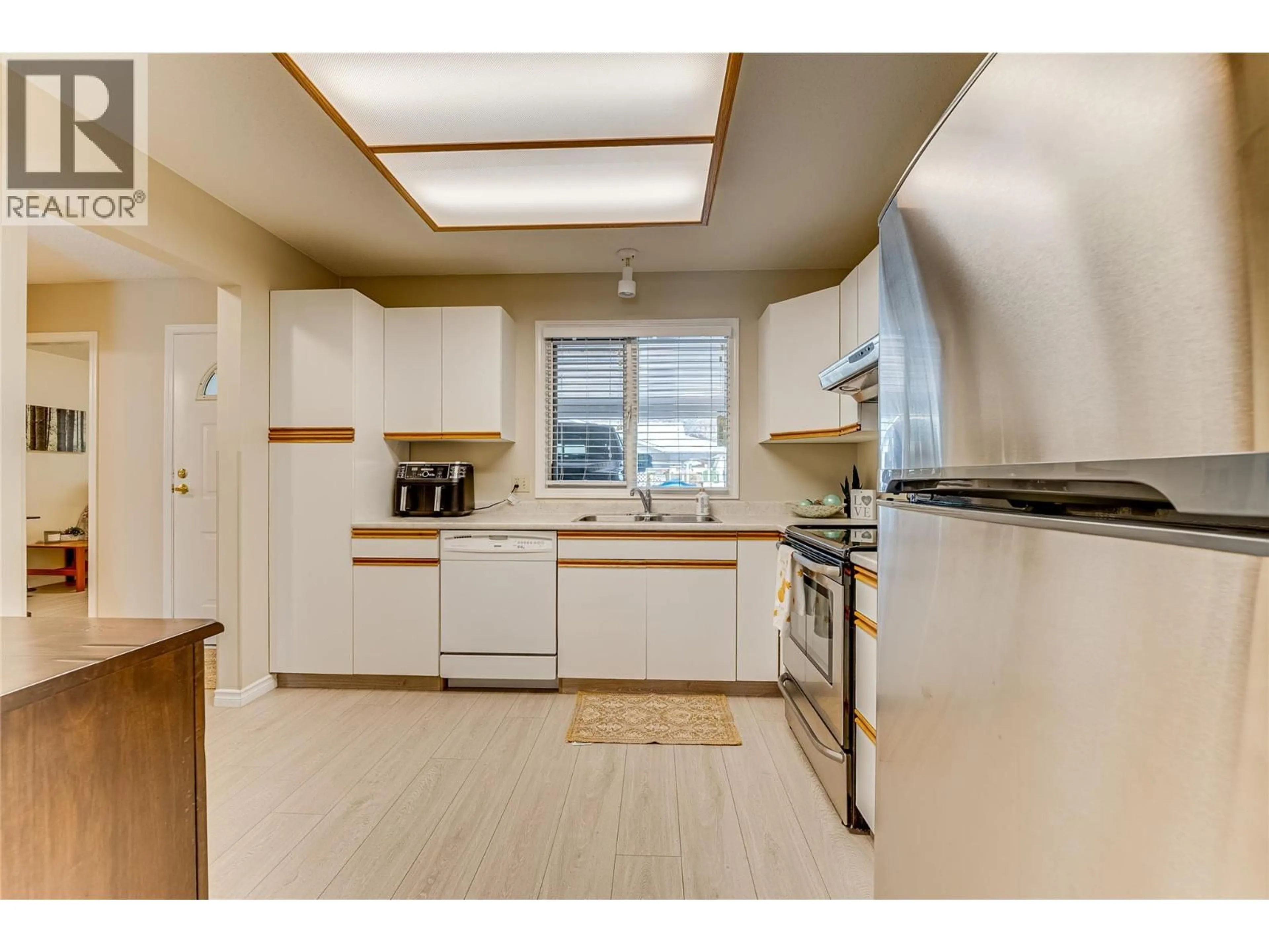 Standard kitchen, unknown for 36 - 3900 27 AVENUE, Vernon British Columbia V1T9E6