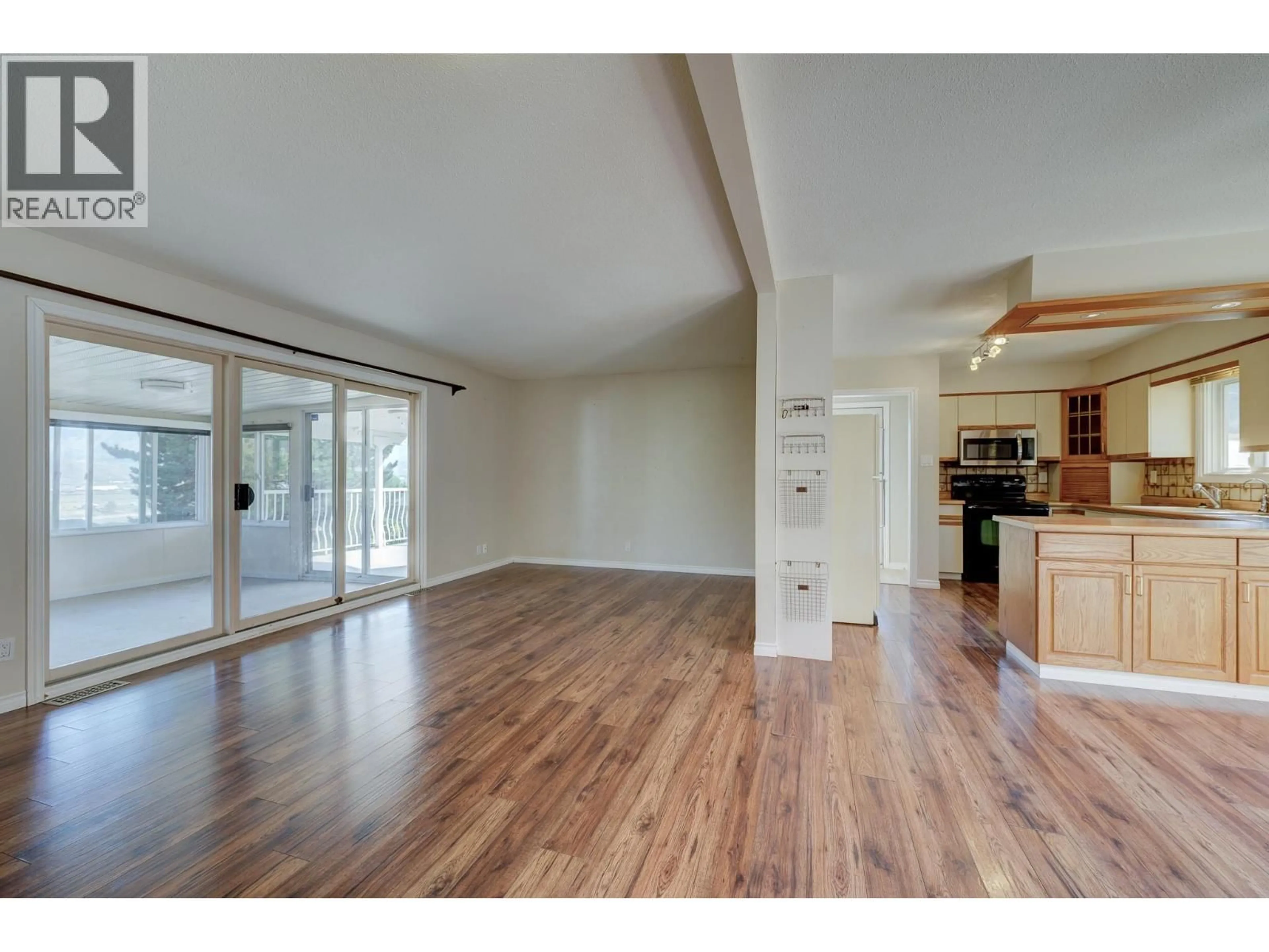 Unknown for 880 WOODHAVEN DRIVE, Kamloops British Columbia V2B6E5