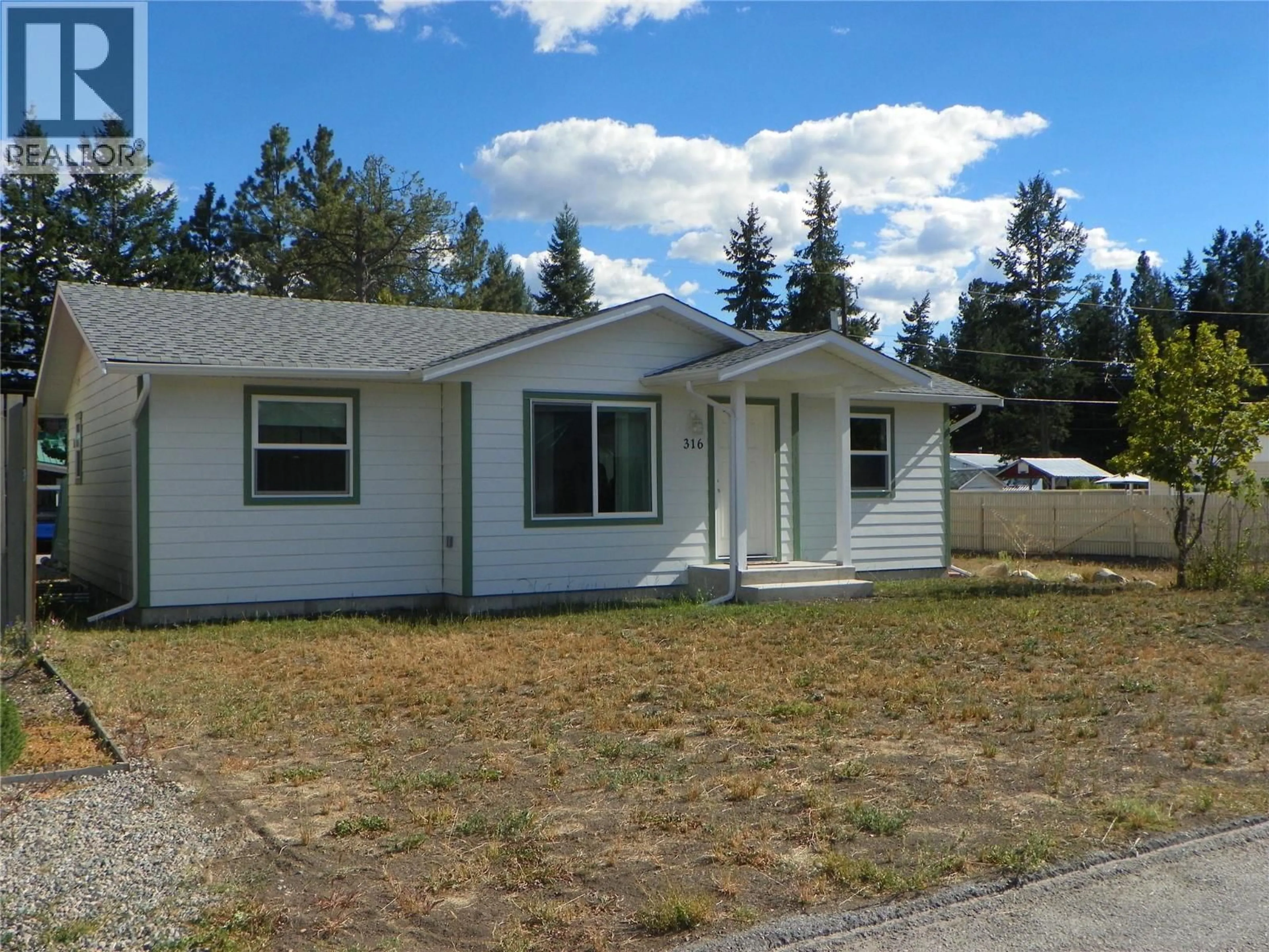 Home with vinyl exterior material, street for 316 FENCHURCH AVENUE, Princeton British Columbia V0X1W0