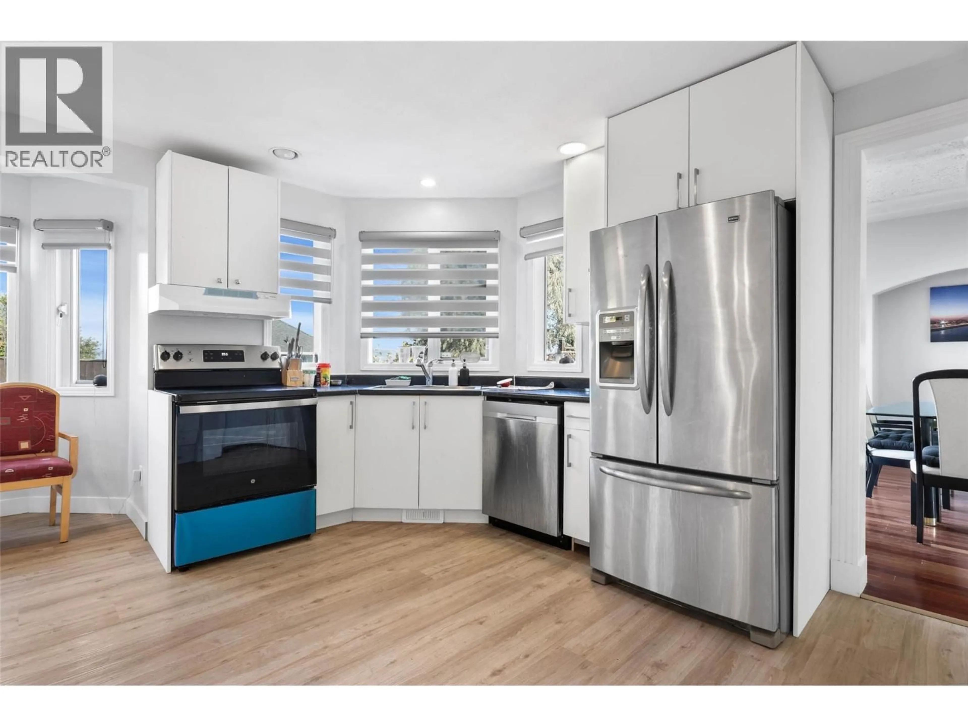 Open concept kitchen, unknown for 1230 ST ANDREWS WAY, Kamloops British Columbia V1S1S6