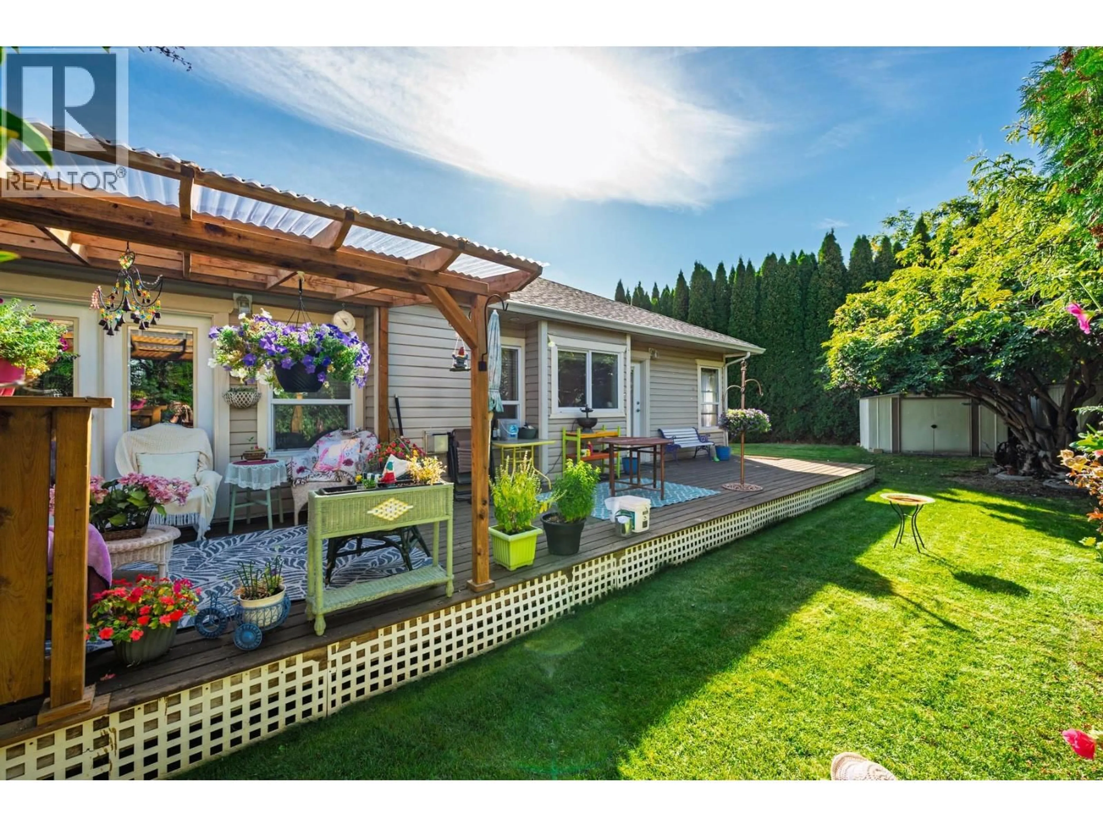 Patio, street for 405 COUGAR ROAD, Kamloops British Columbia V2V6V1