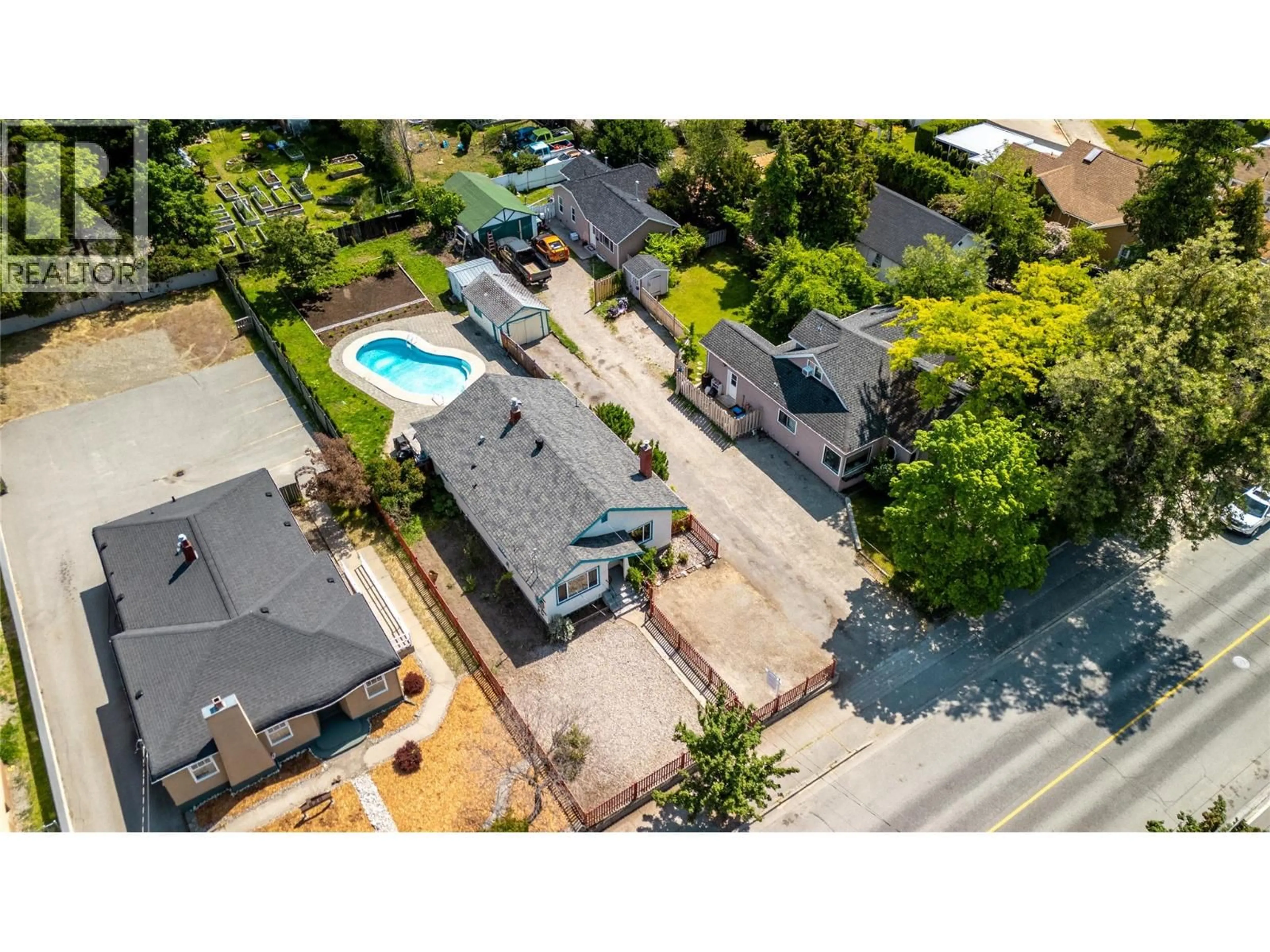 A pic from outside/outdoor area/front of a property/back of a property/a pic from drone, street for 626 WINNIPEG STREET, Penticton British Columbia V2A5M9