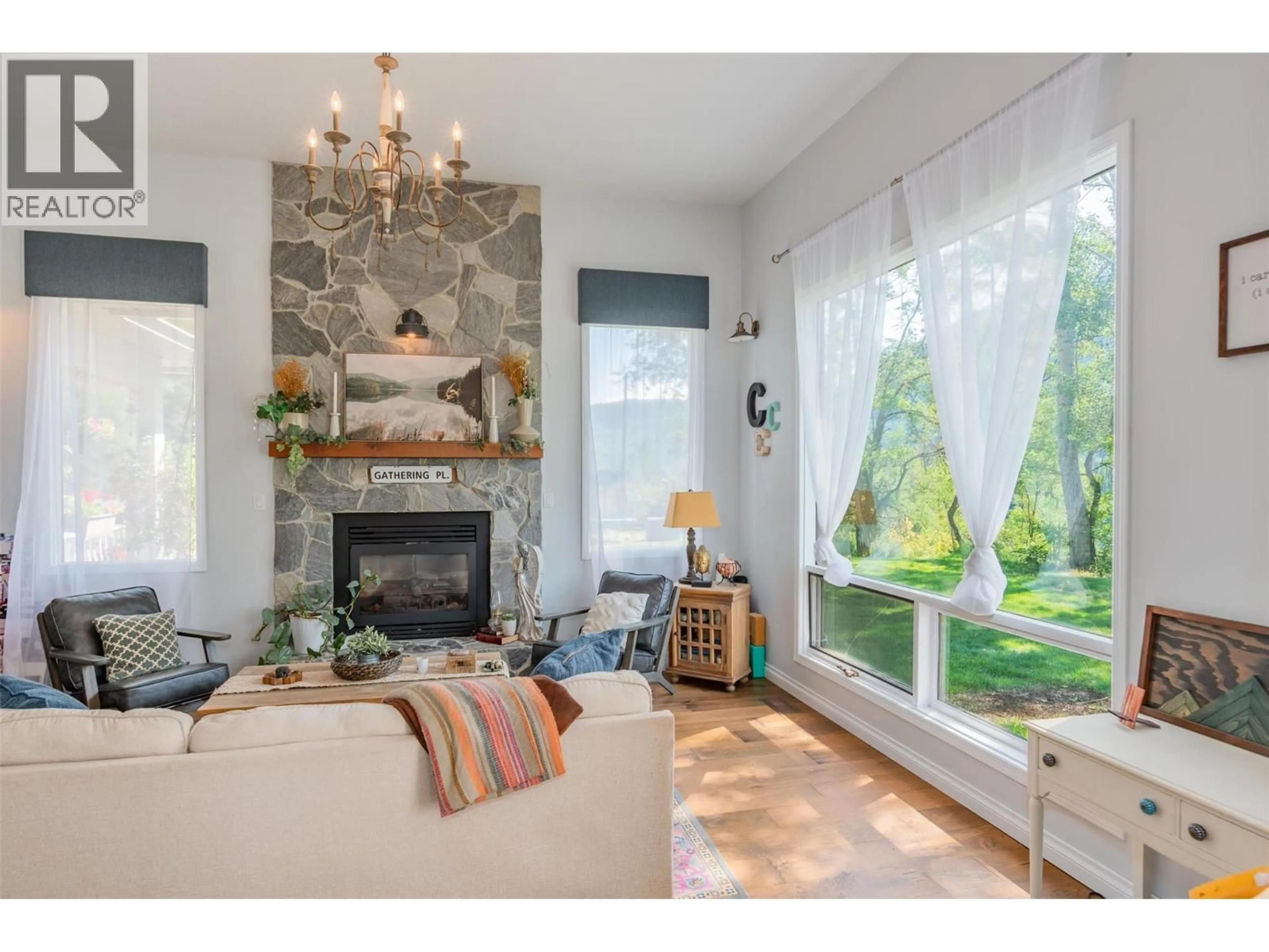 Living room with furniture, unknown for 507 15TH AVENUE, Genelle British Columbia V0G1G0
