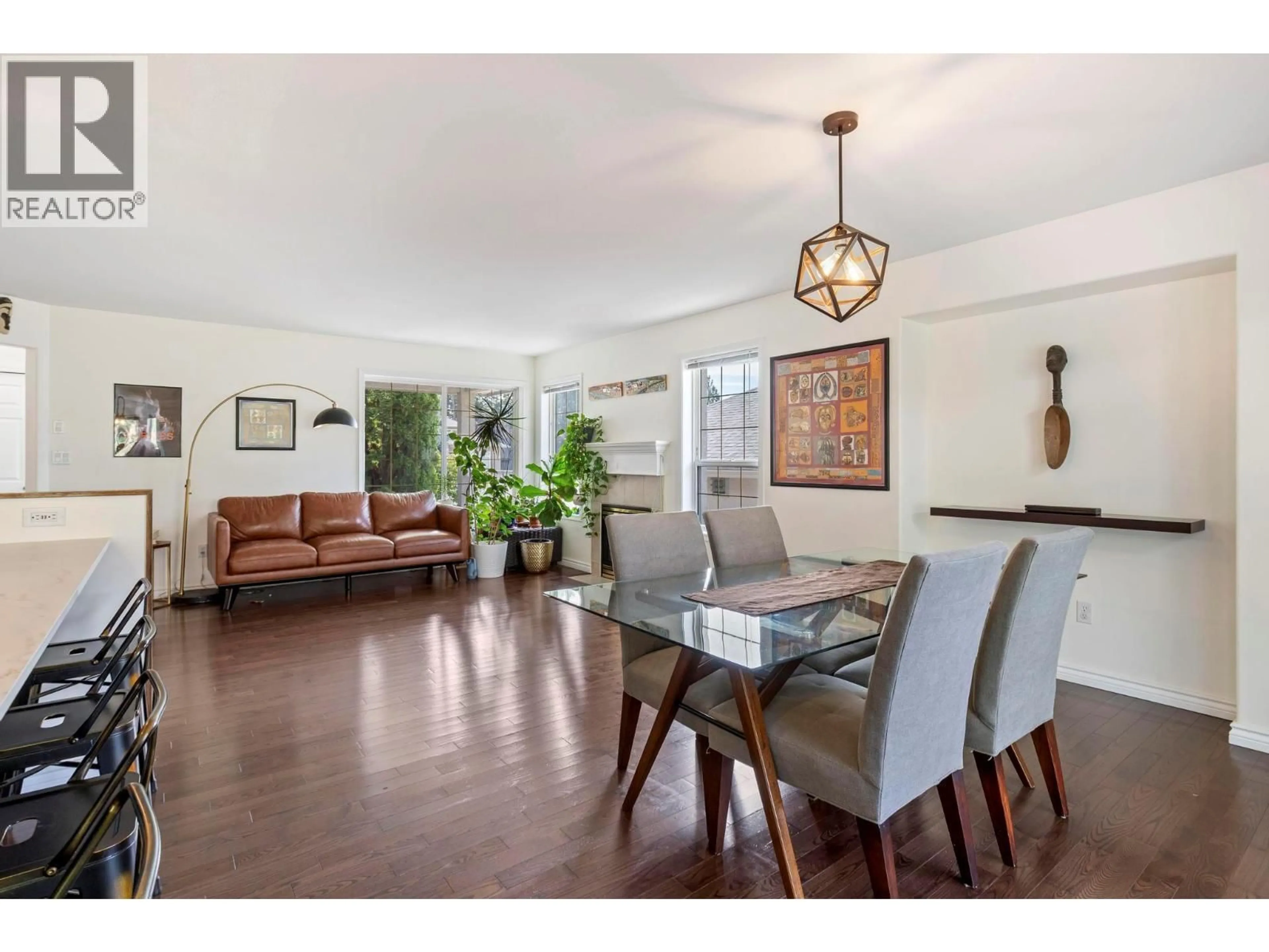 Dining room, wood/laminate floor for 2098 SUNVIEW DRIVE, West Kelowna British Columbia V1Z3P9