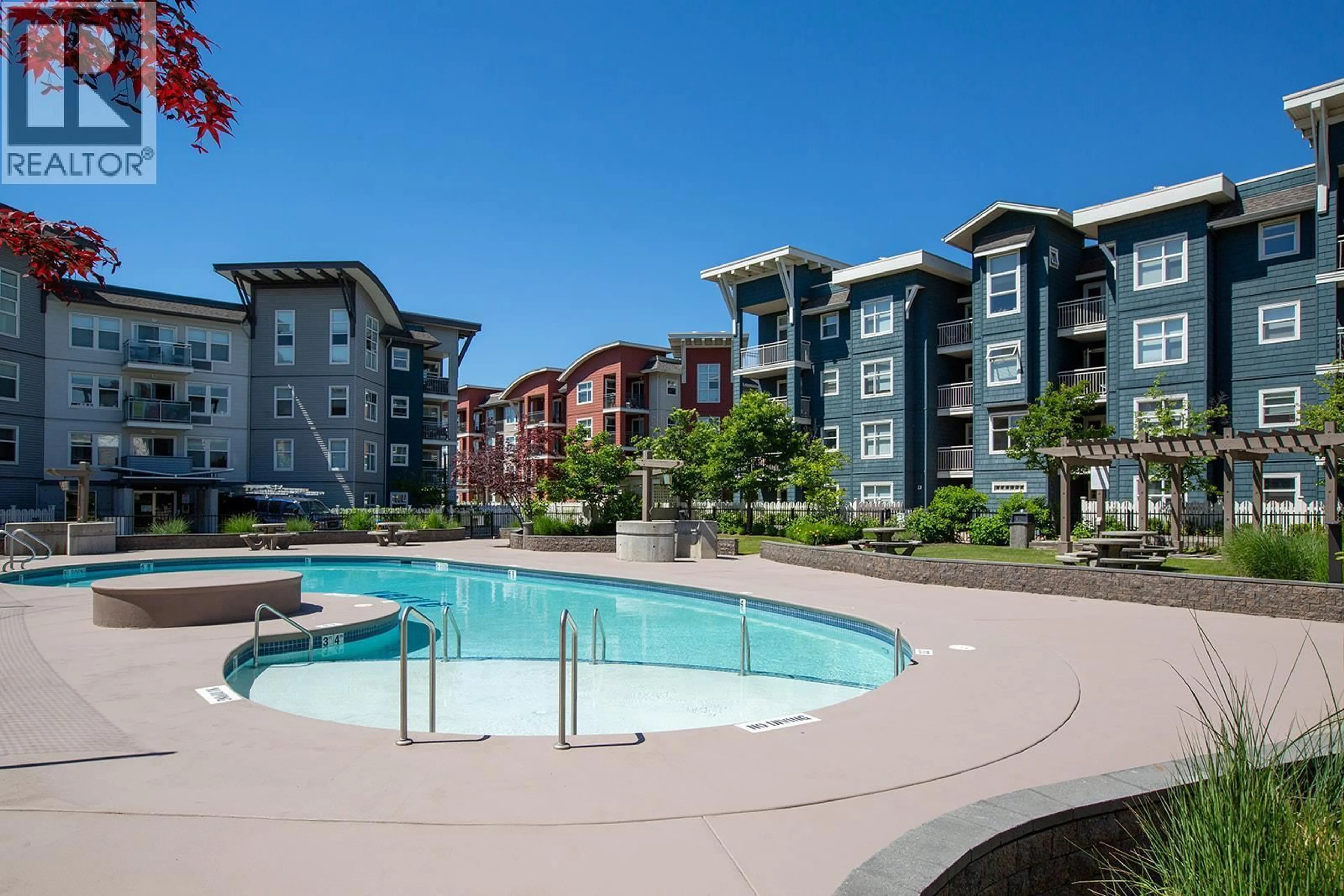 Pool for 108 - 567 YATES ROAD, Kelowna British Columbia V1V2V4