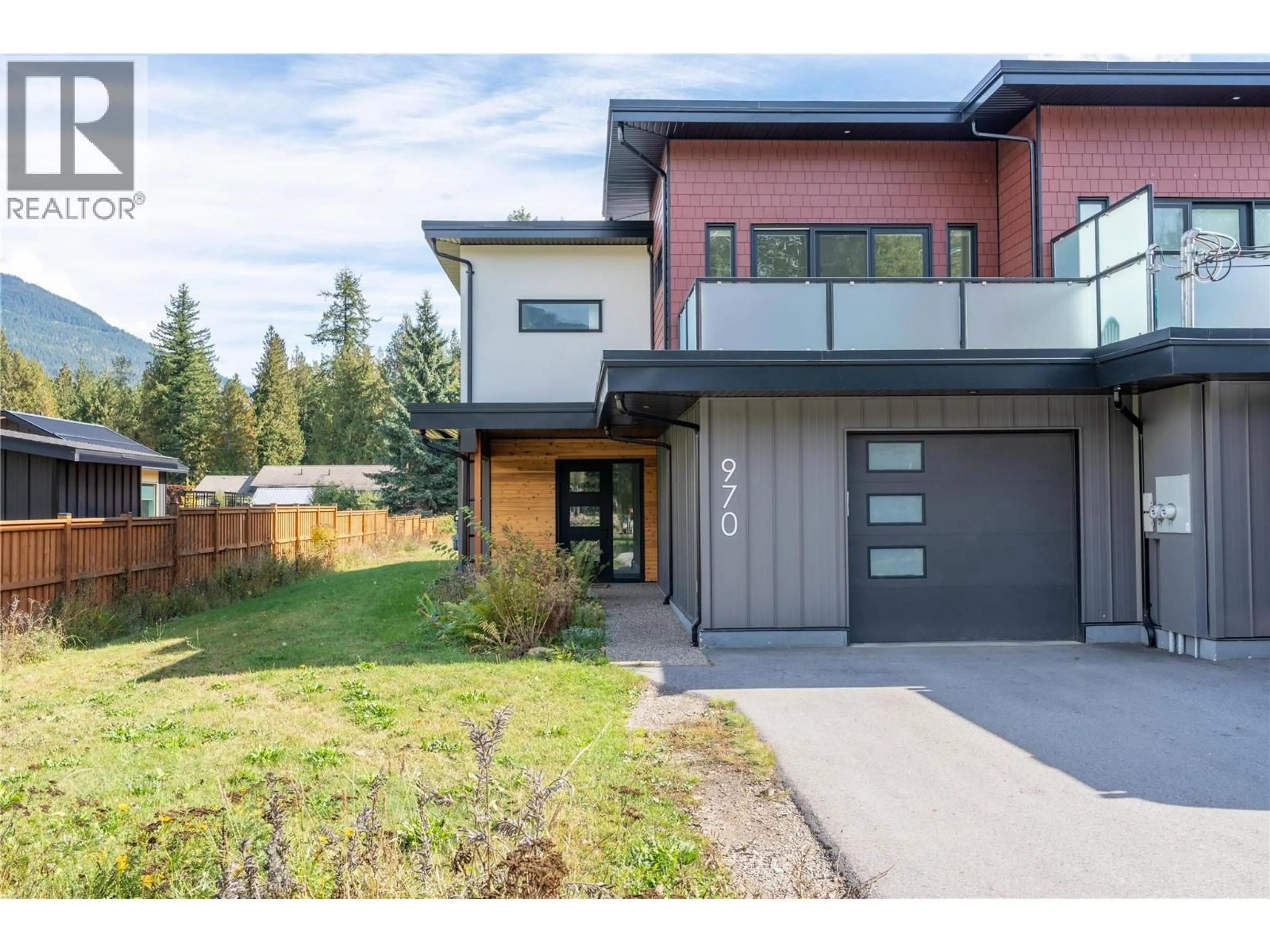 Home with vinyl exterior material, street for 970 BEGBIE ROAD, Revelstoke British Columbia V0E3K0
