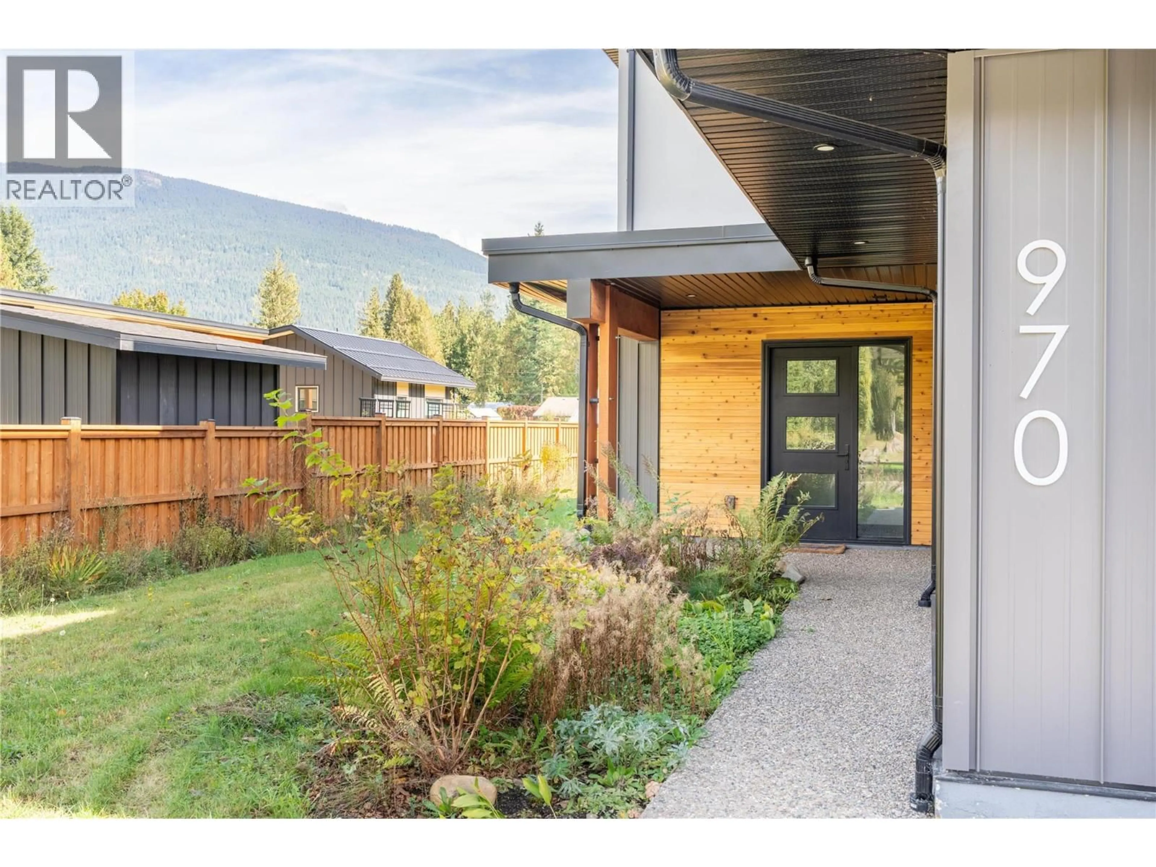 Indoor entryway for 970 BEGBIE ROAD, Revelstoke British Columbia V0E3K0