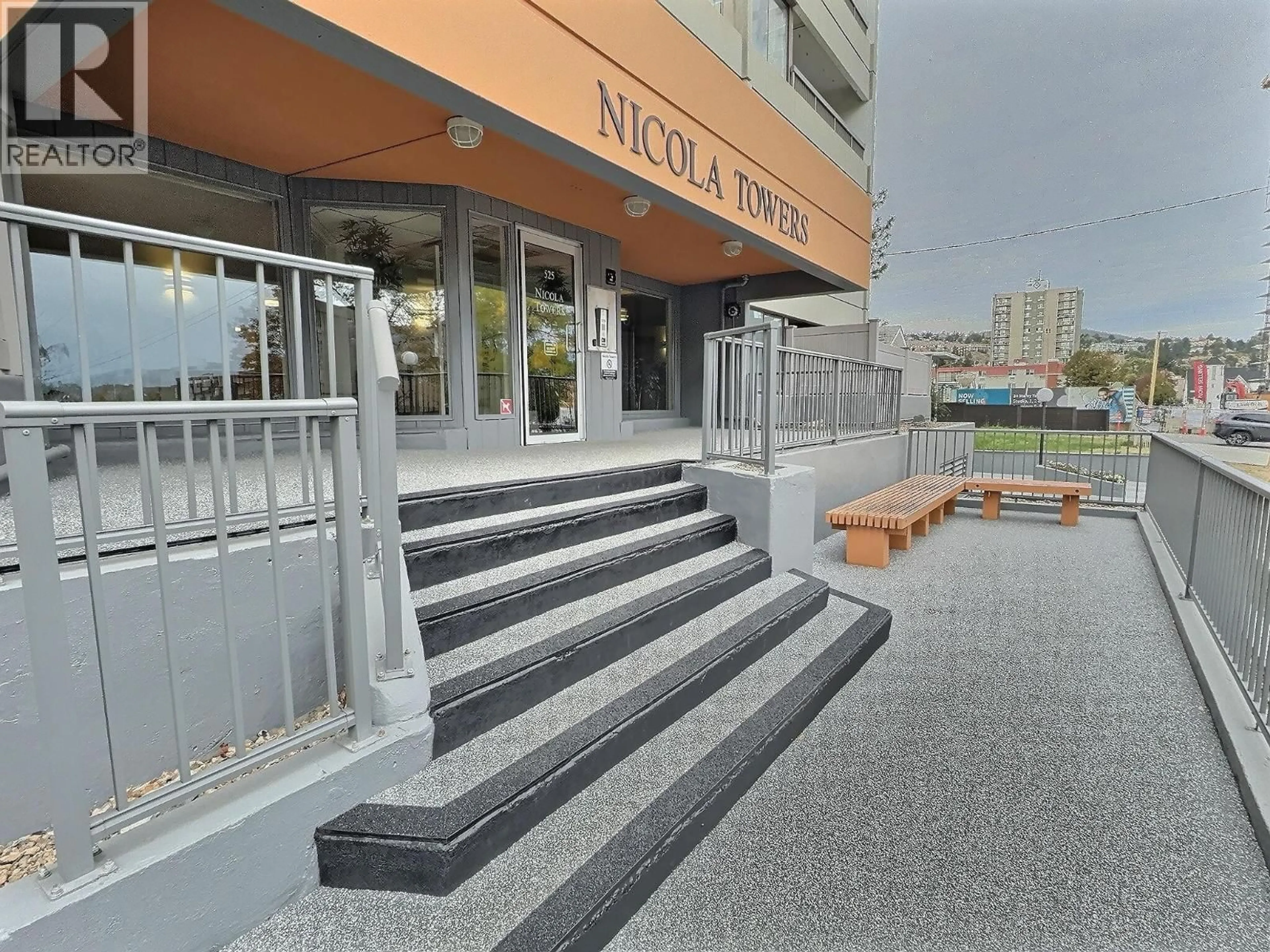 Indoor foyer for 602 - 525 NICOLA STREET, Kamloops British Columbia V2C6J5