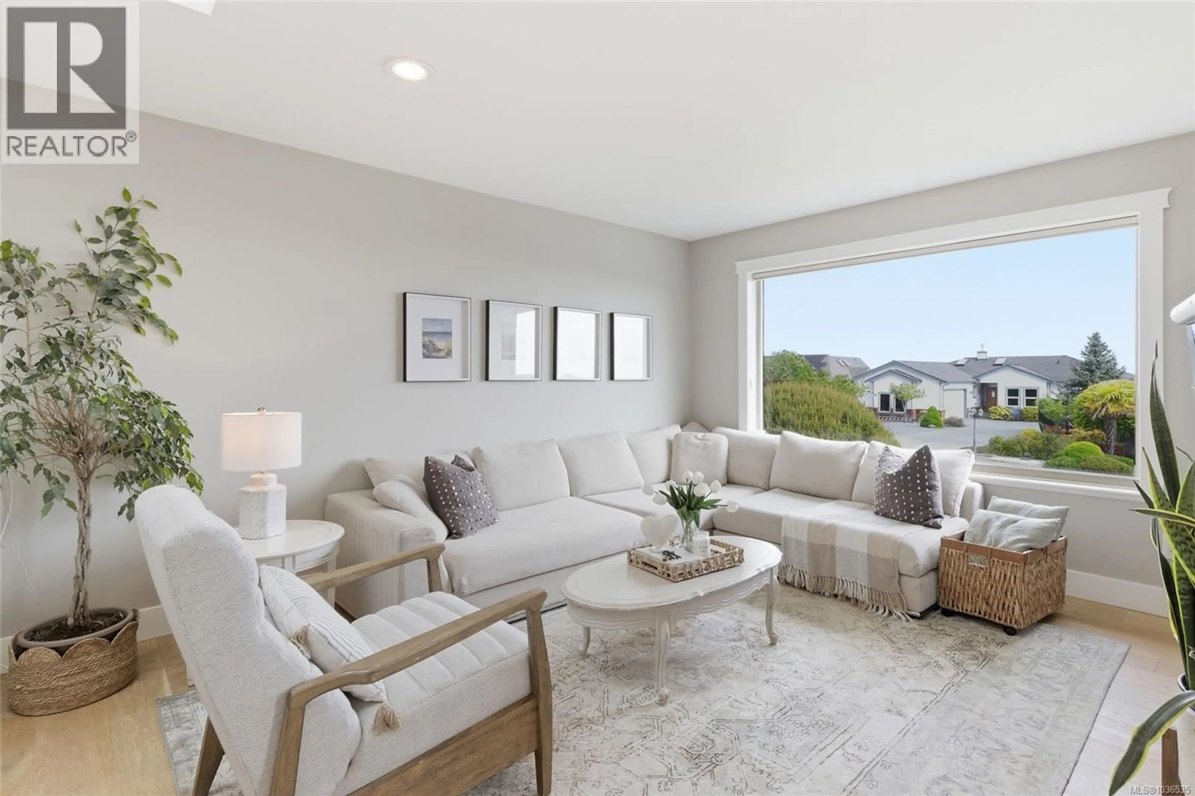 Living room with furniture, unknown for 4839 FILLINGER CRESCENT, Nanaimo British Columbia V9V1K1