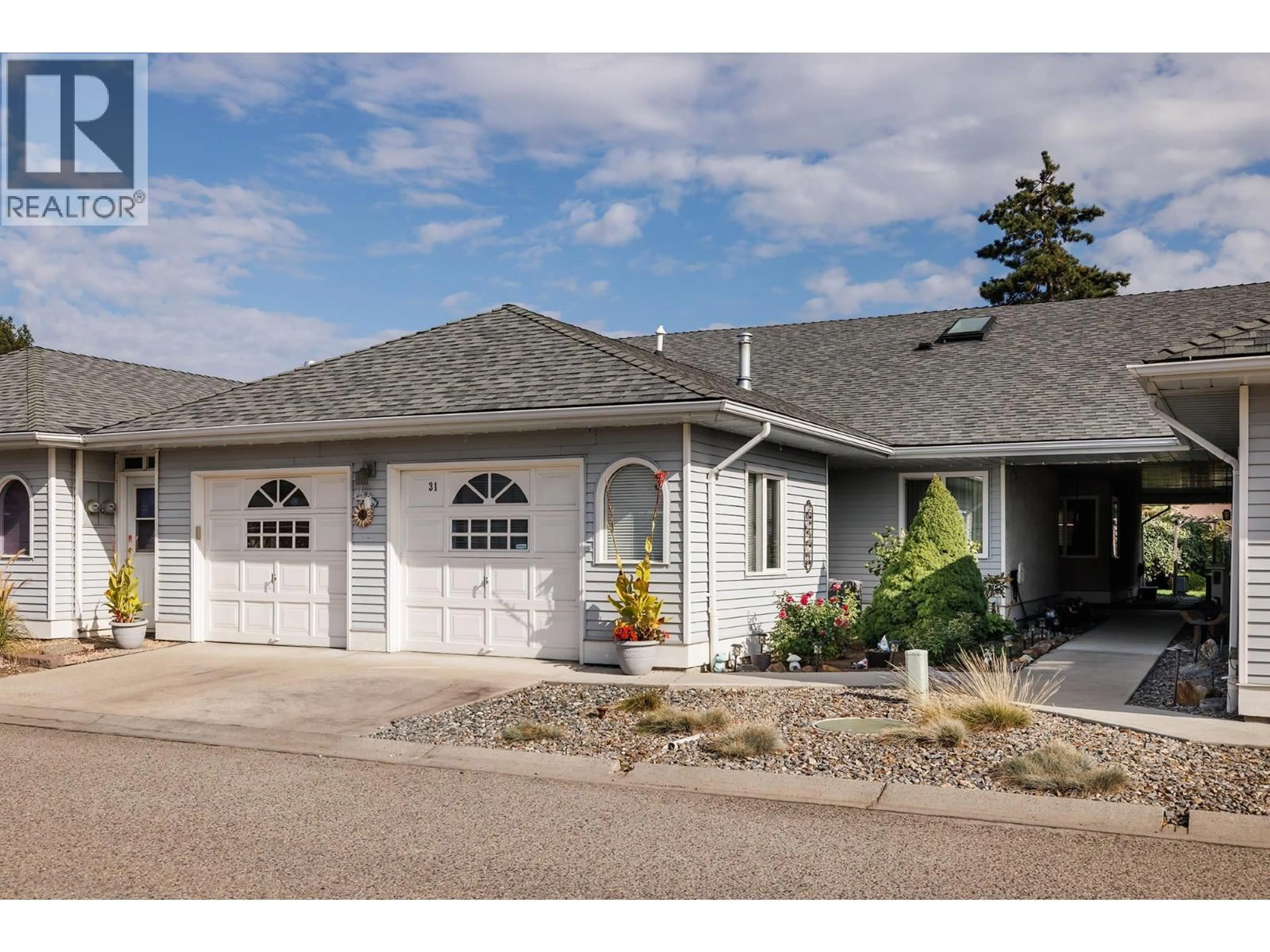 Home with vinyl exterior material, street for 31 - 3370 CASORSO ROAD, Kelowna British Columbia V1Y2V4