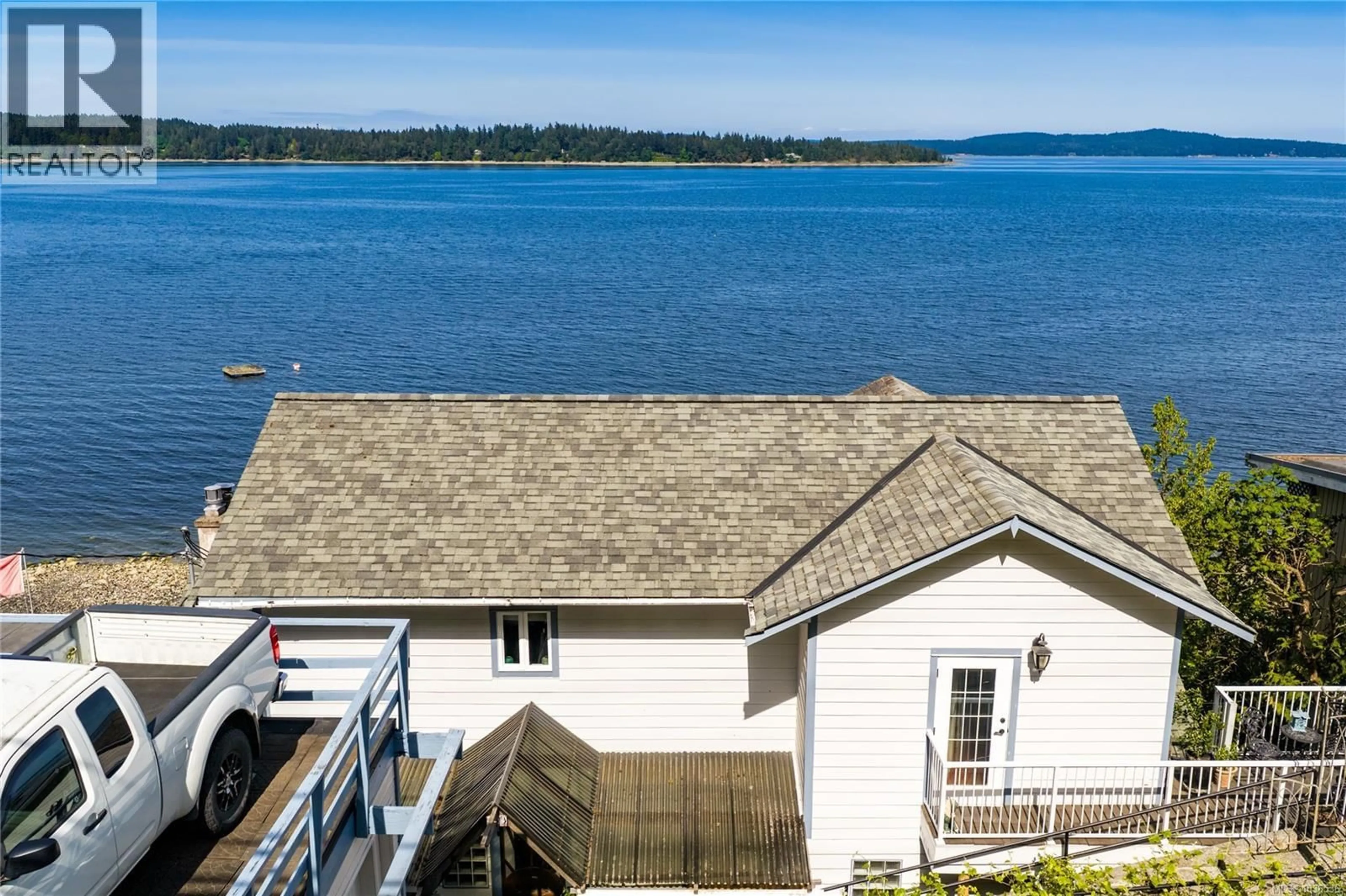 A pic from outside/outdoor area/front of a property/back of a property/a pic from drone, water/lake/river/ocean view for 363 CHEMAINUS ROAD, Ladysmith British Columbia V9G1Y1