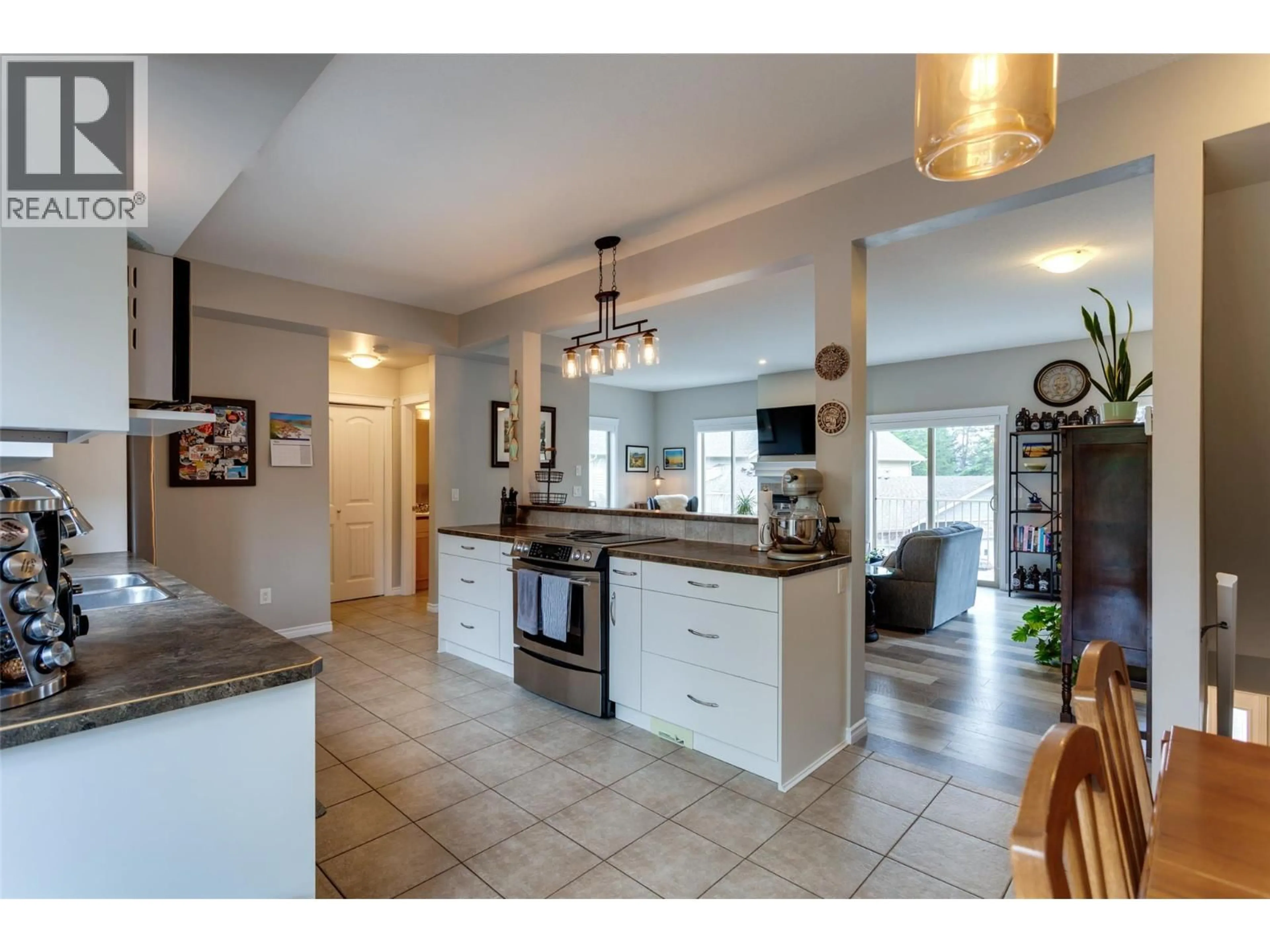 Open concept kitchen, ceramic/tile floor for 15 - 1798 OLYMPUS WAY, West Kelowna British Columbia V1Z4A6