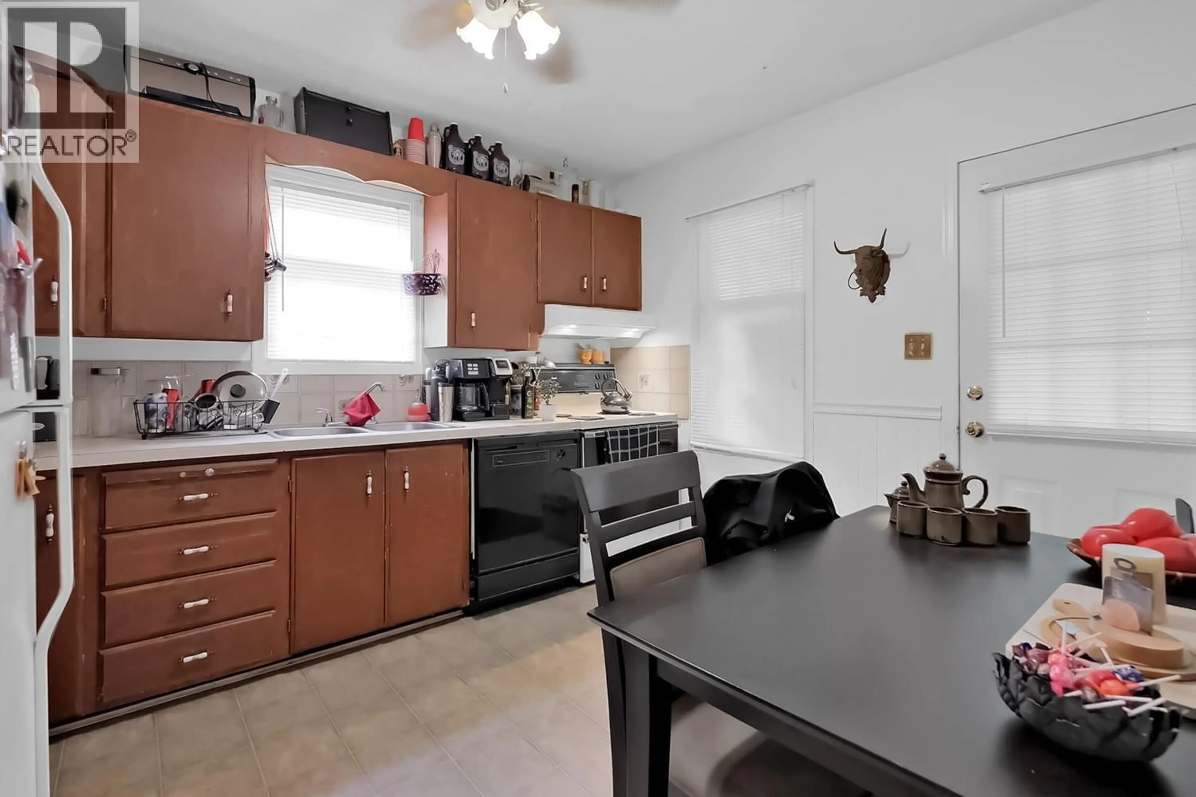 Standard kitchen, unknown for 641 PAPINEAU STREET, Penticton British Columbia V2A4X8