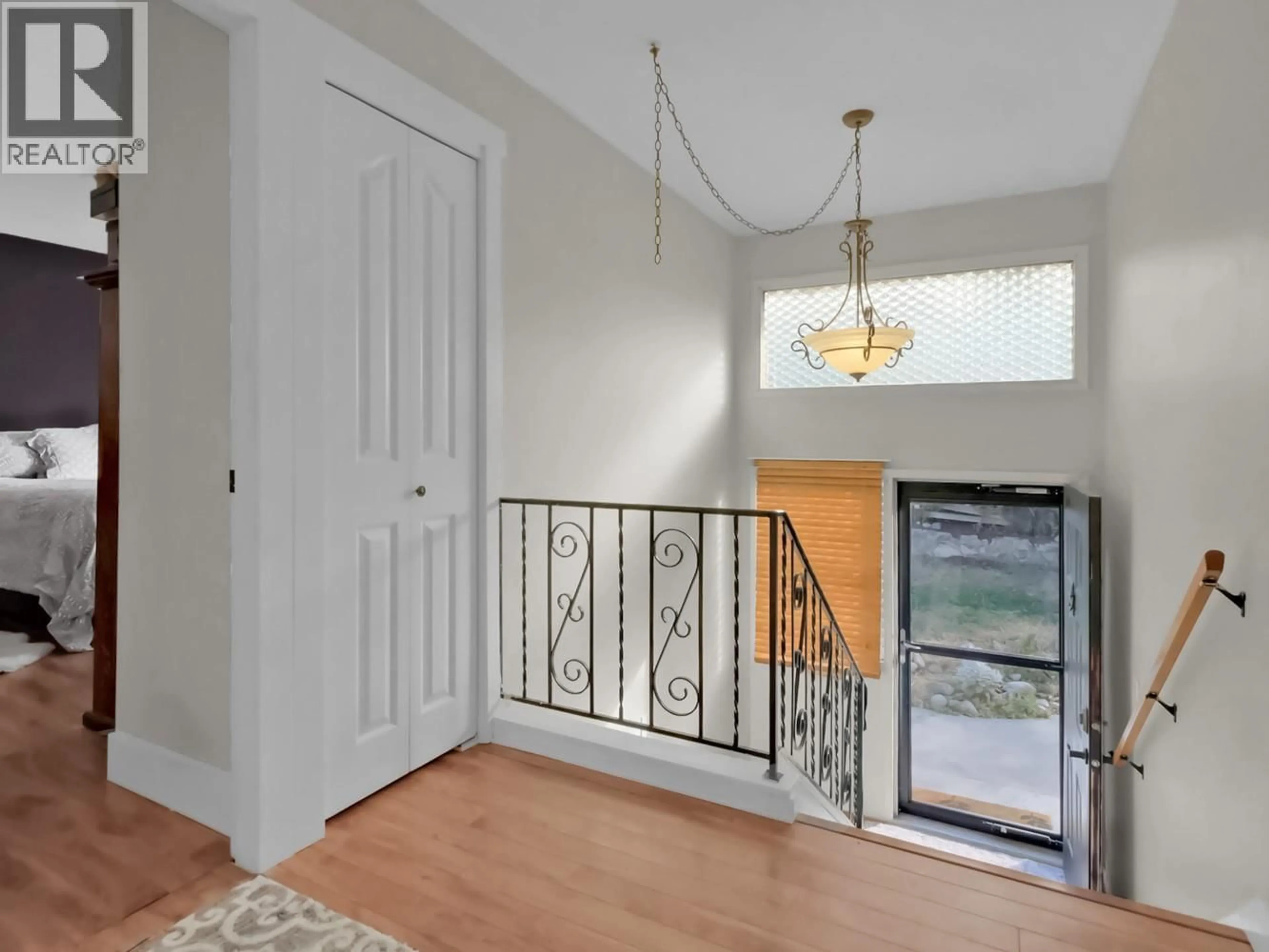 Indoor entryway for 1575 COLUMBIA STREET, Penticton British Columbia V2A3Y2