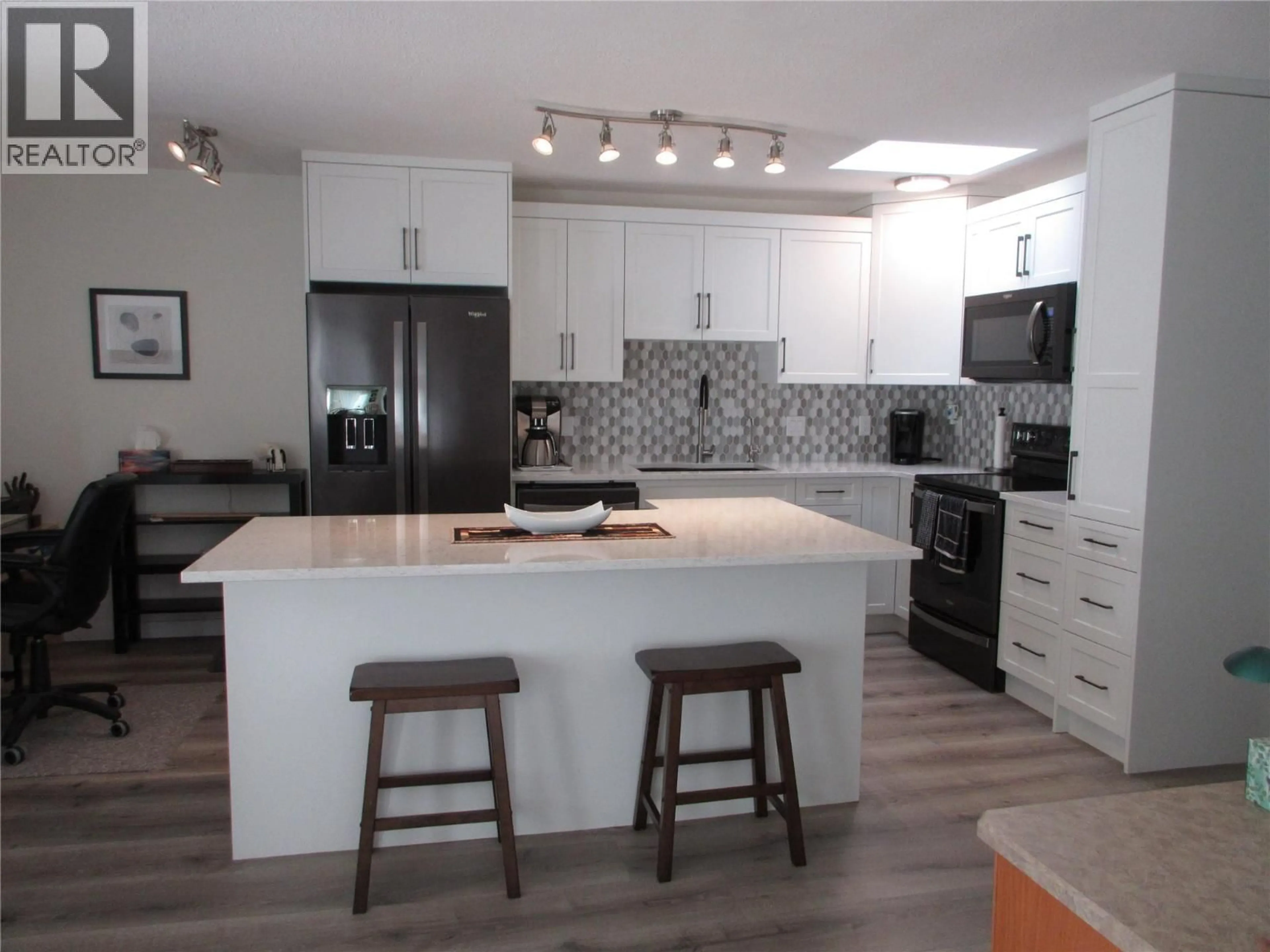 Open concept kitchen, unknown for 3622 - 415 COMMONWEALTH ROAD, Kelowna British Columbia V4V2M4
