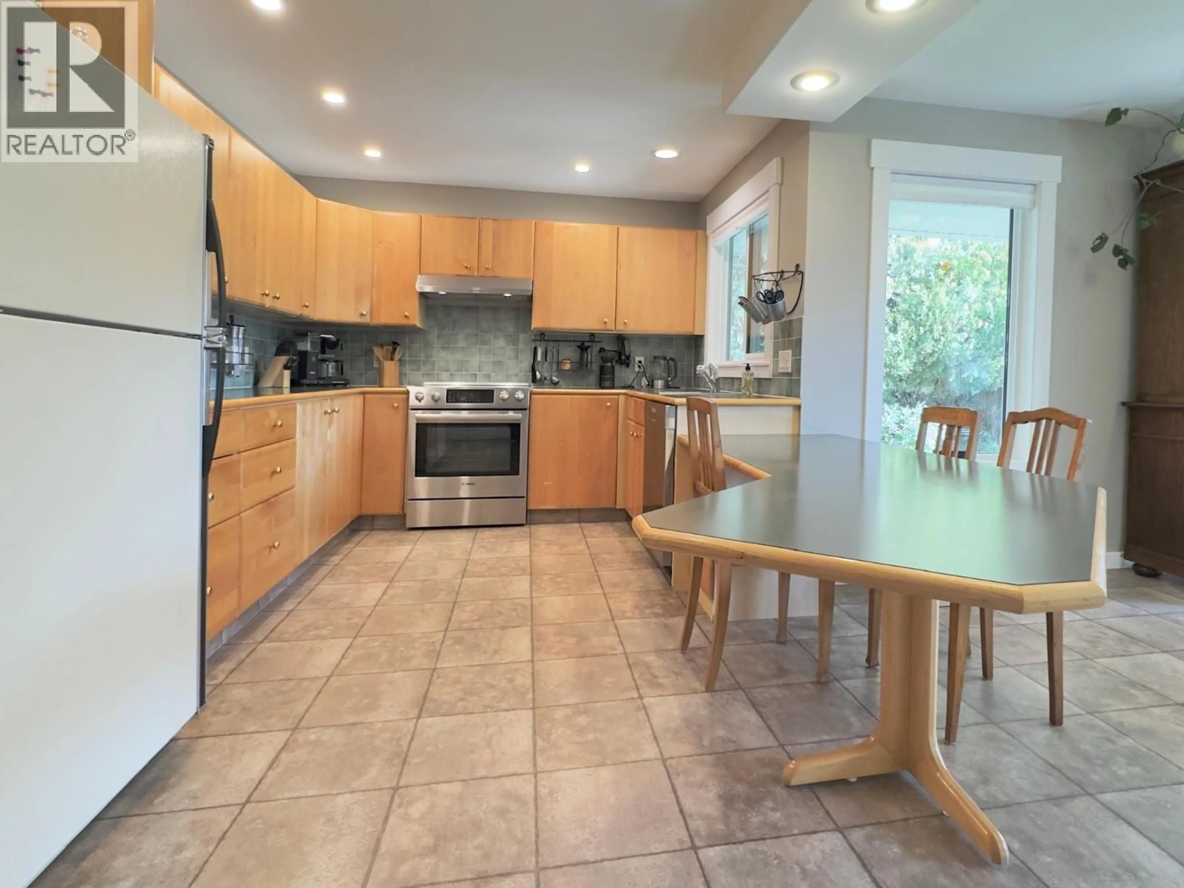 Unknown for 1556 DUNCAN AVENUE EAST, Penticton British Columbia V2A2X8