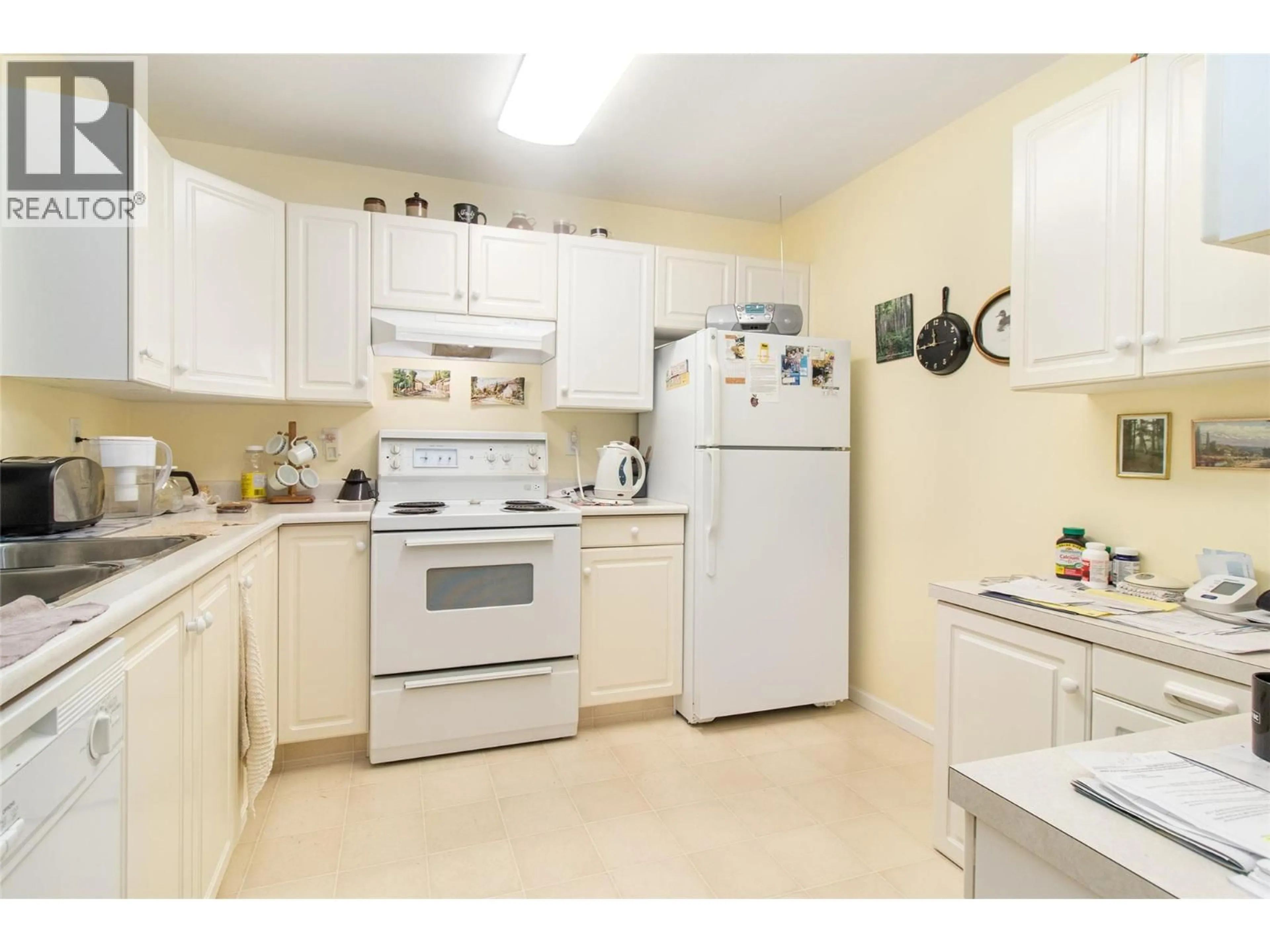 Standard kitchen, unknown for 103 - 920 GLENWOOD AVENUE, Kelowna British Columbia V1Y9P2