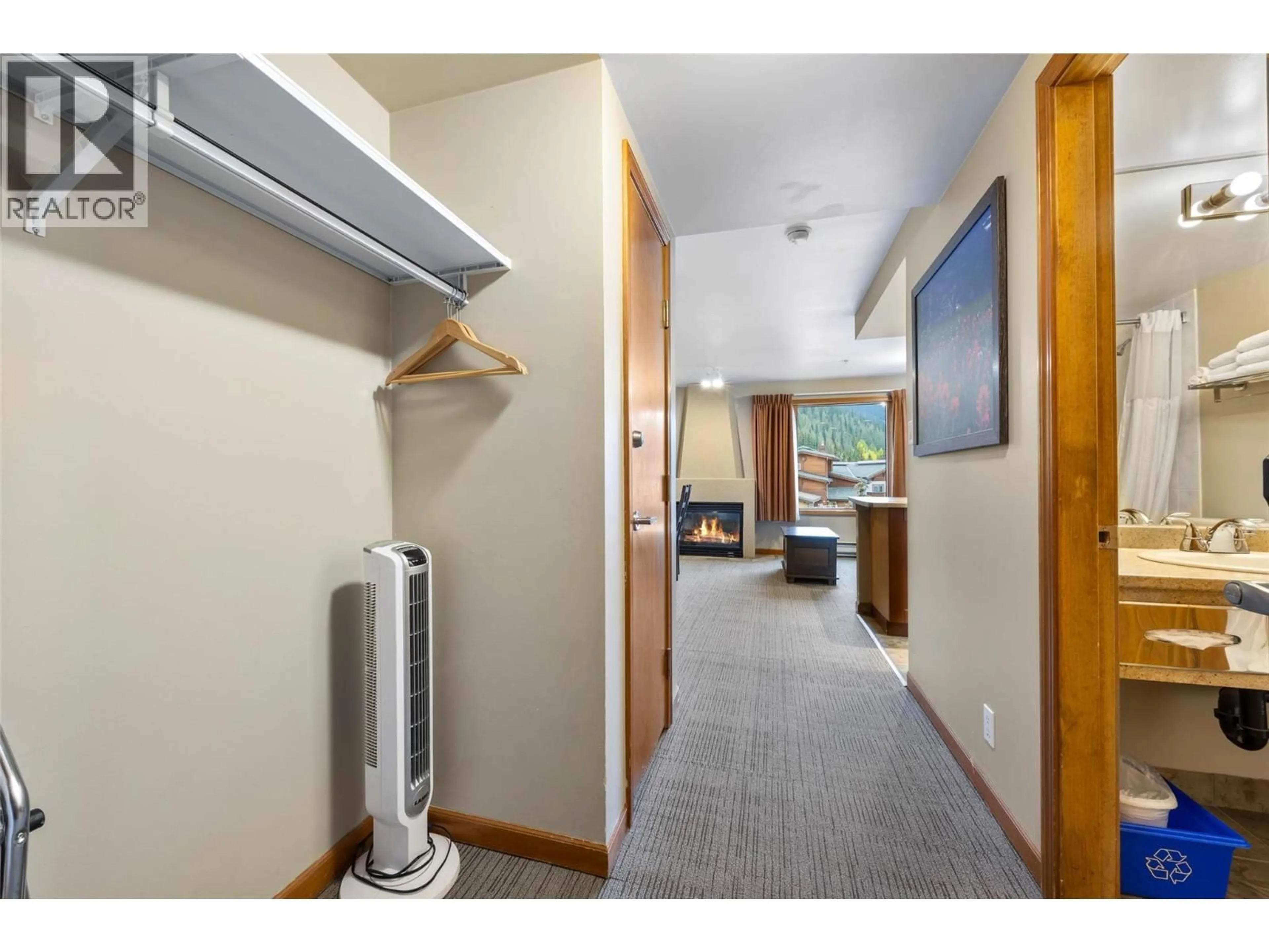 Indoor entryway for 346 - 3220 VILLAGE WAY, Sun Peaks British Columbia V0E5N0