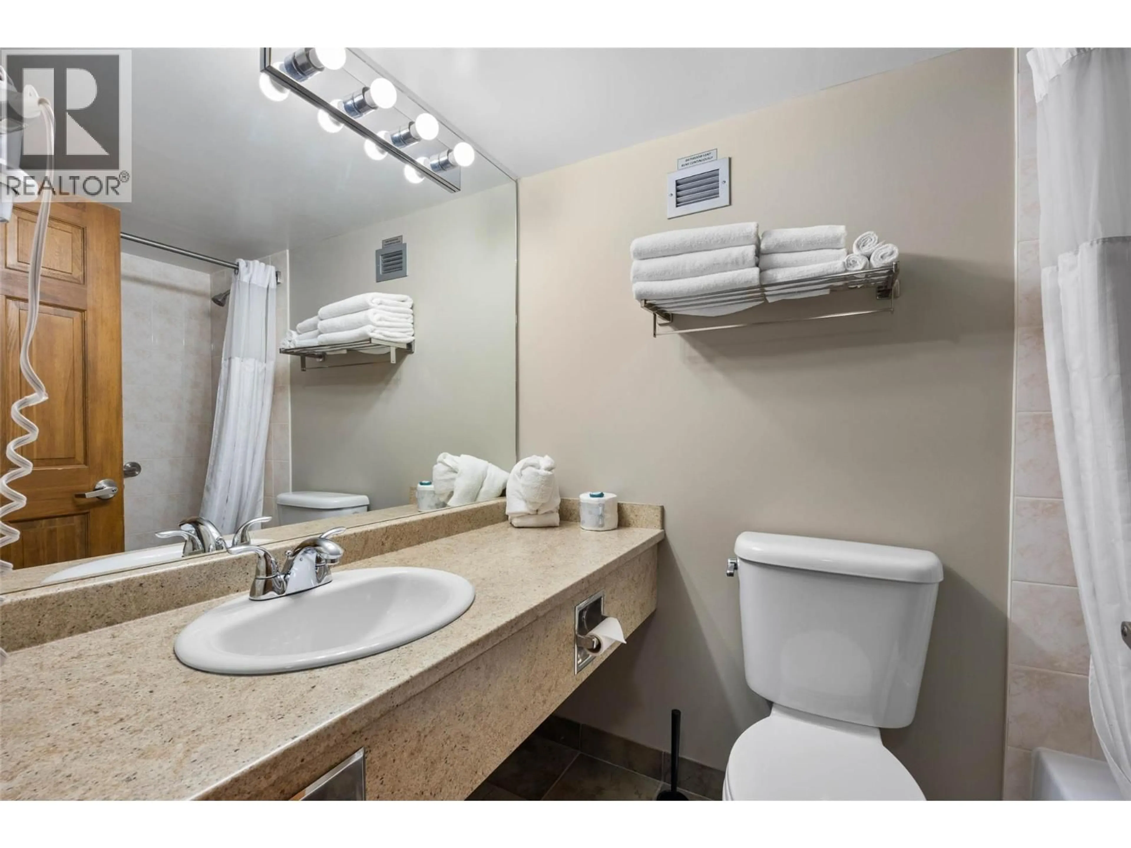 Standard bathroom, unknown for 346 - 3220 VILLAGE WAY, Sun Peaks British Columbia V0E5N0