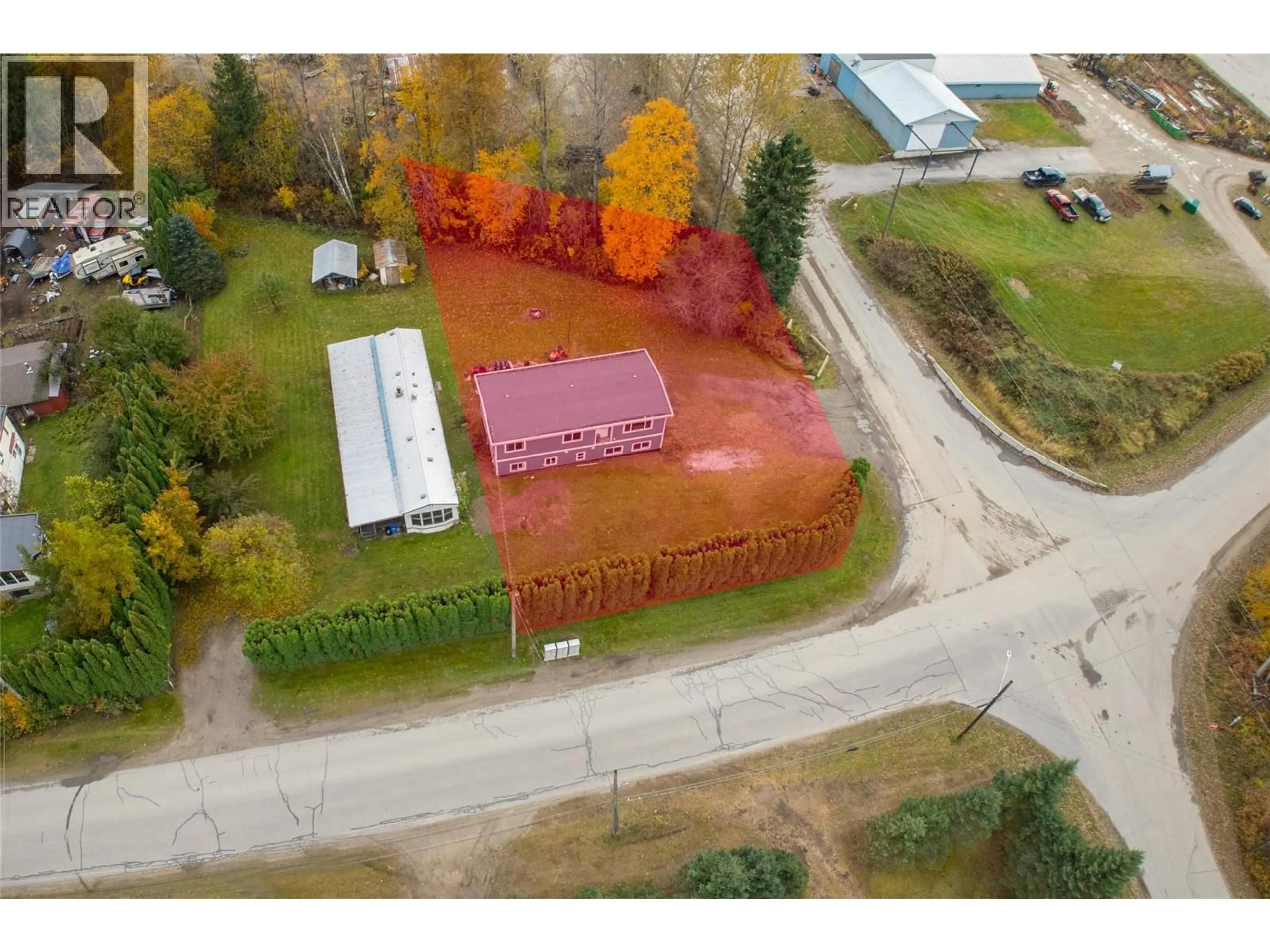 A pic from outside/outdoor area/front of a property/back of a property/a pic from drone, building for 712 BEGBIE ROAD, Revelstoke British Columbia V0E2S0
