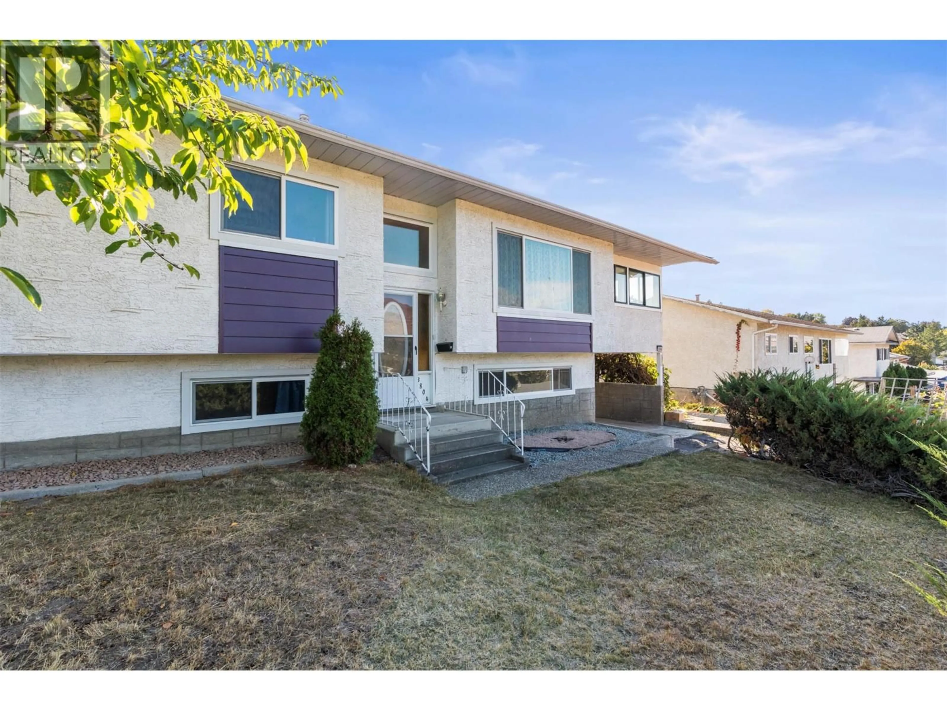 A pic from outside/outdoor area/front of a property/back of a property/a pic from drone, unknown for 3804 22 AVENUE, Vernon British Columbia V1T1H8