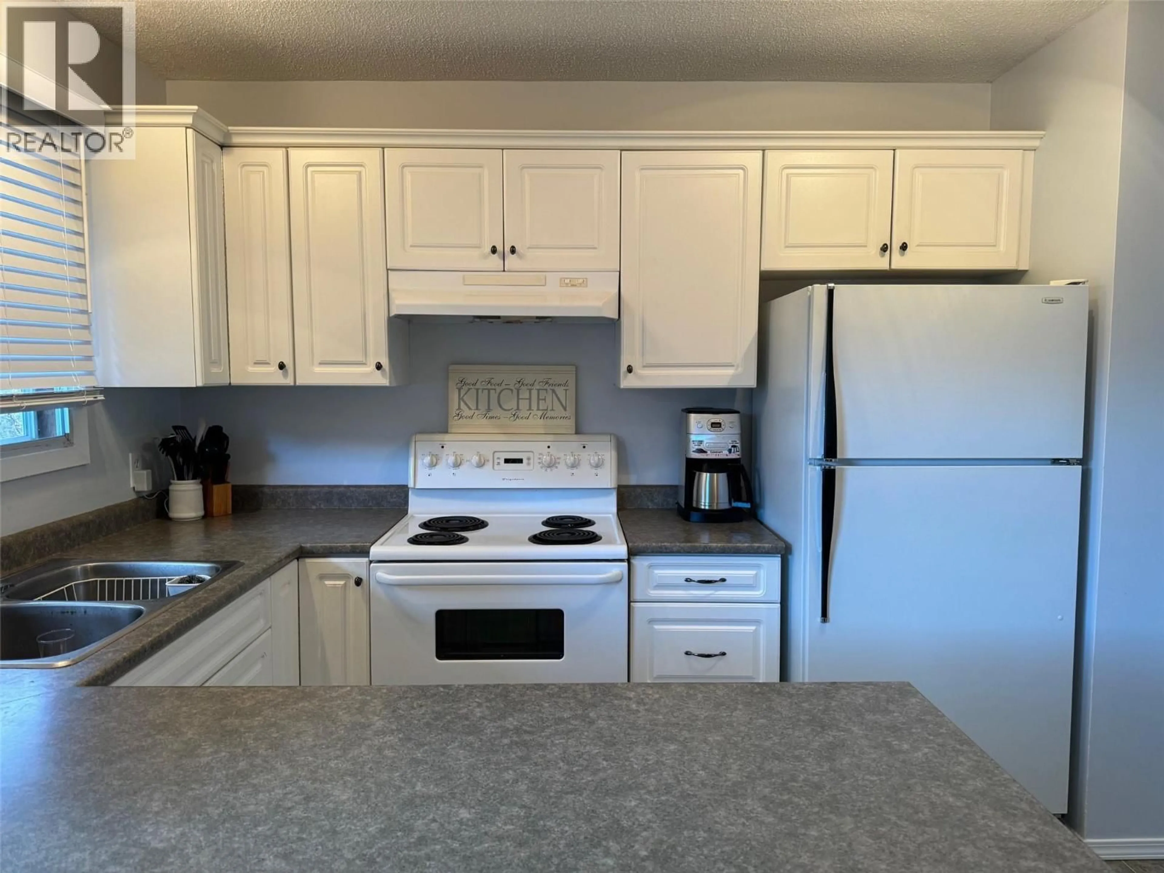 Standard kitchen, unknown for 3377 MCIVER ROAD, West Kelowna British Columbia V4T1H7