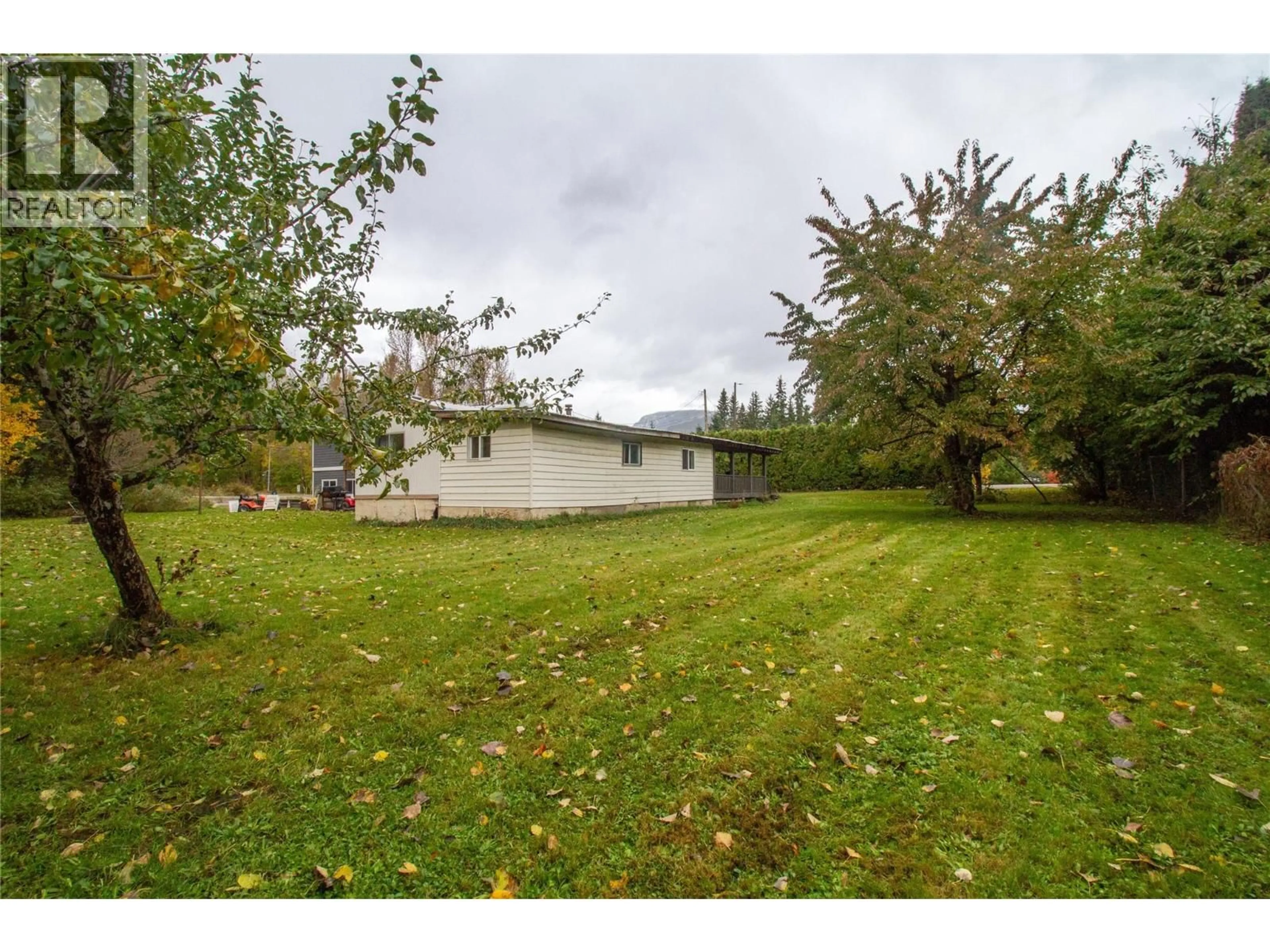 A pic from outside/outdoor area/front of a property/back of a property/a pic from drone, unknown for 1867 NIXON ROAD, Revelstoke British Columbia V0E2S0
