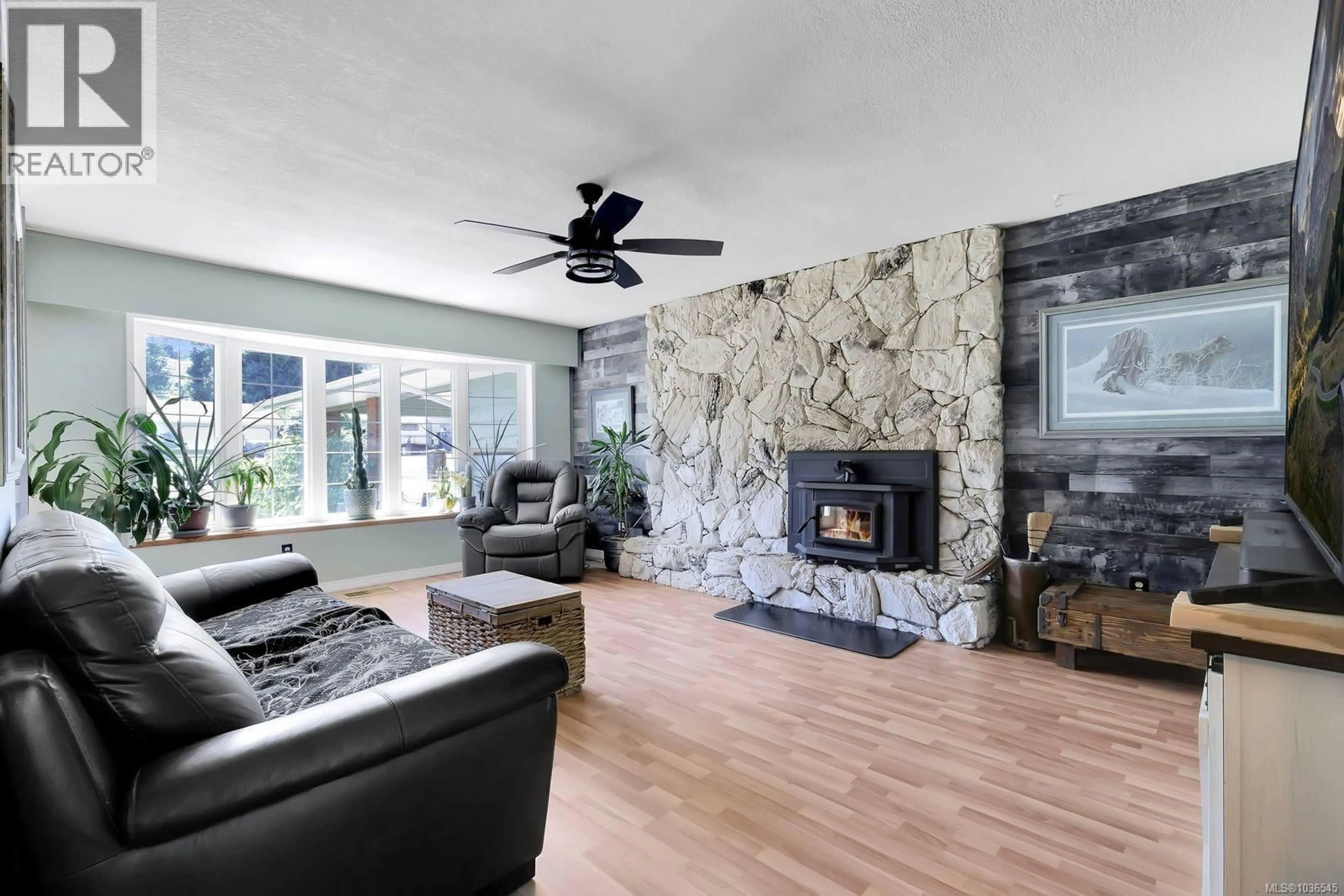 Living room with furniture, unknown for 261 FRANKIES PLACE, Nanaimo British Columbia V9R6V4
