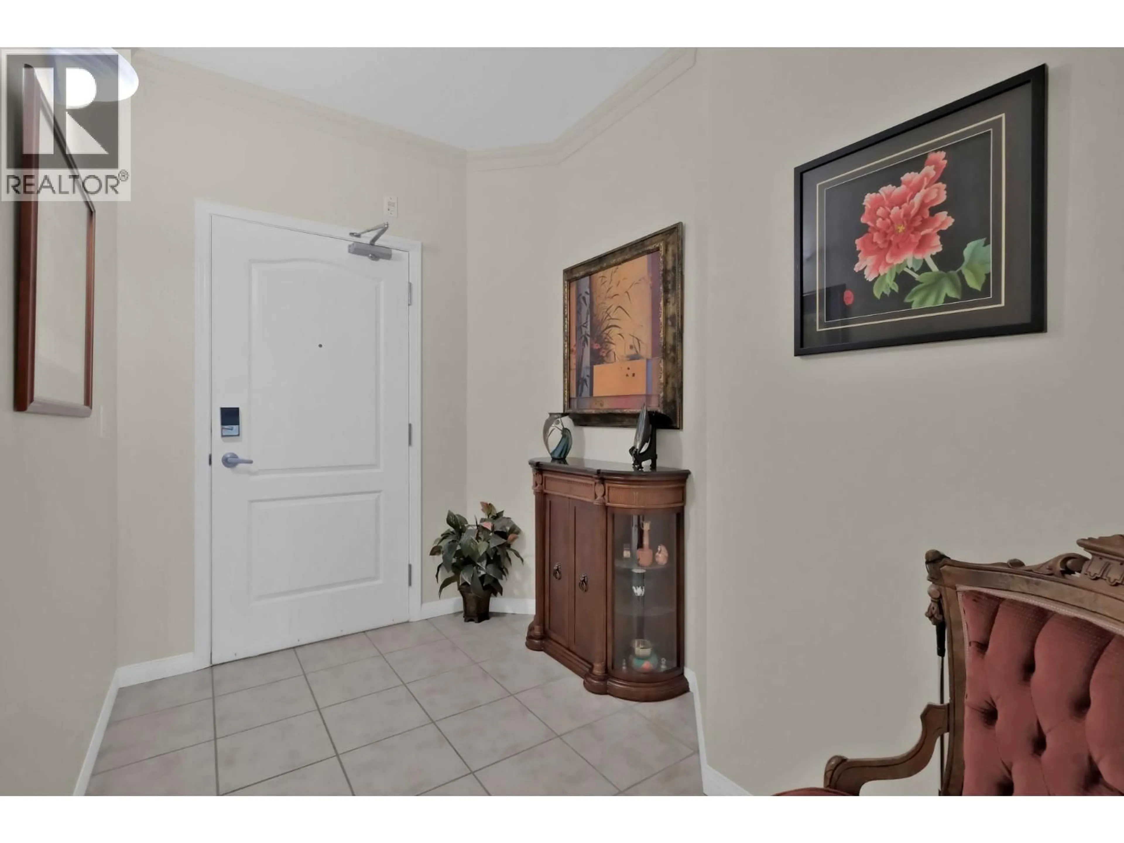 Indoor entryway for 407 - 1962 ENTERPRISE WAY, Kelowna British Columbia V1Y9S6