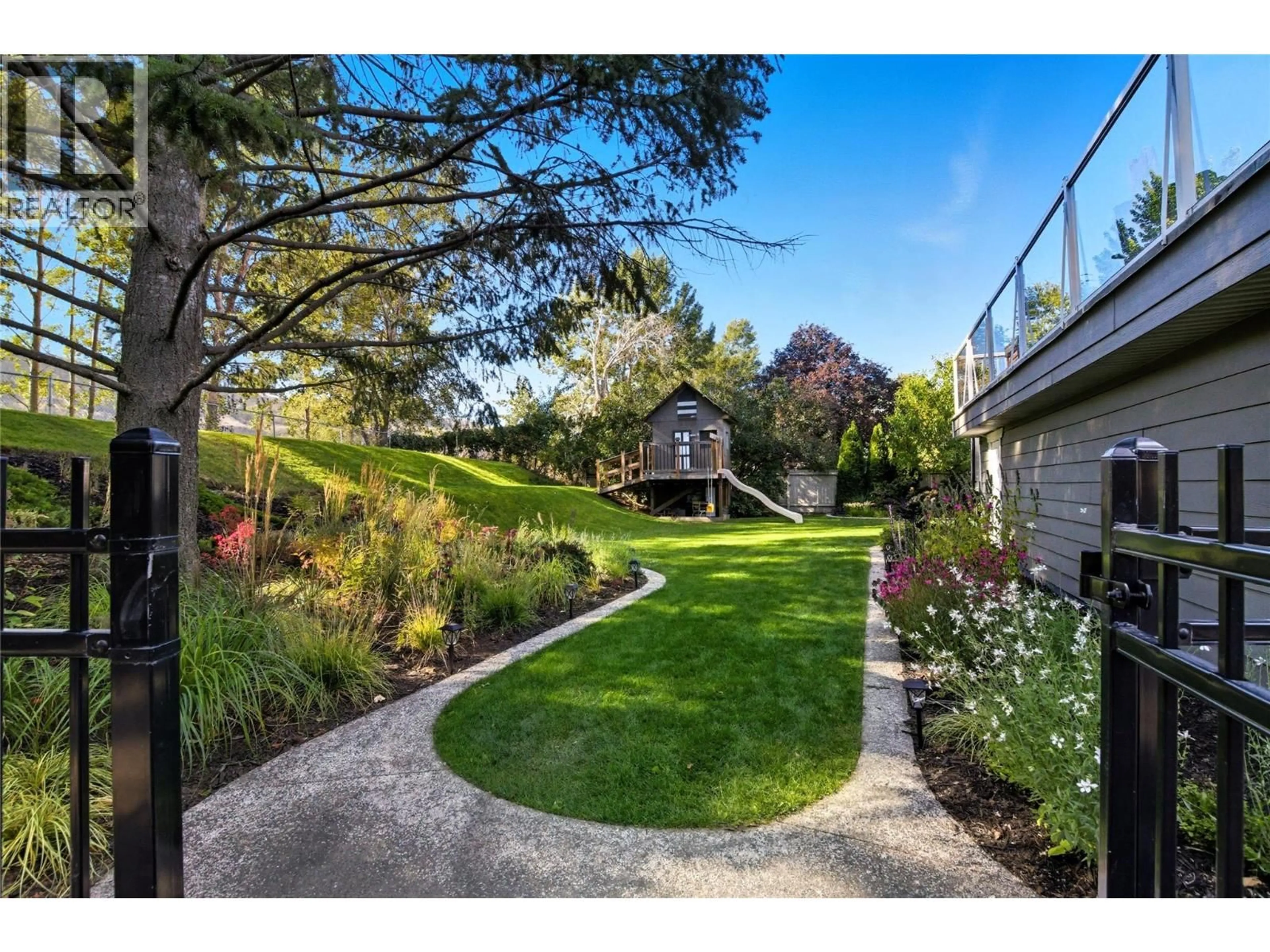 A pic from outside/outdoor area/front of a property/back of a property/a pic from drone, street for 502 HOLT STREET, Kamloops British Columbia V2B5E7